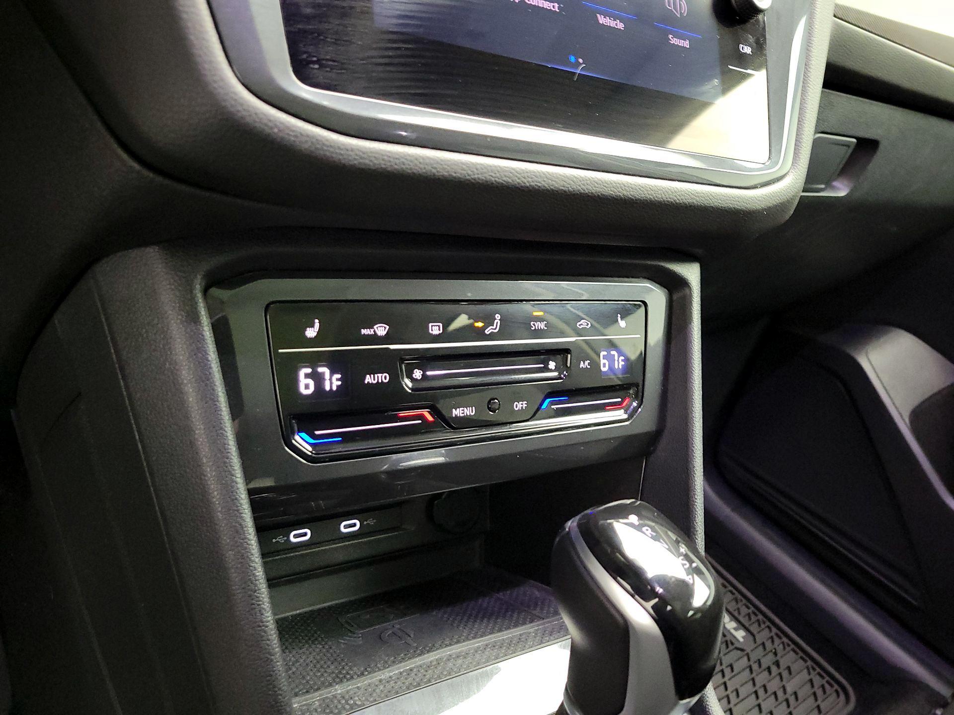 Thumbnail: 2022 Volkswagen Tiguan - 14