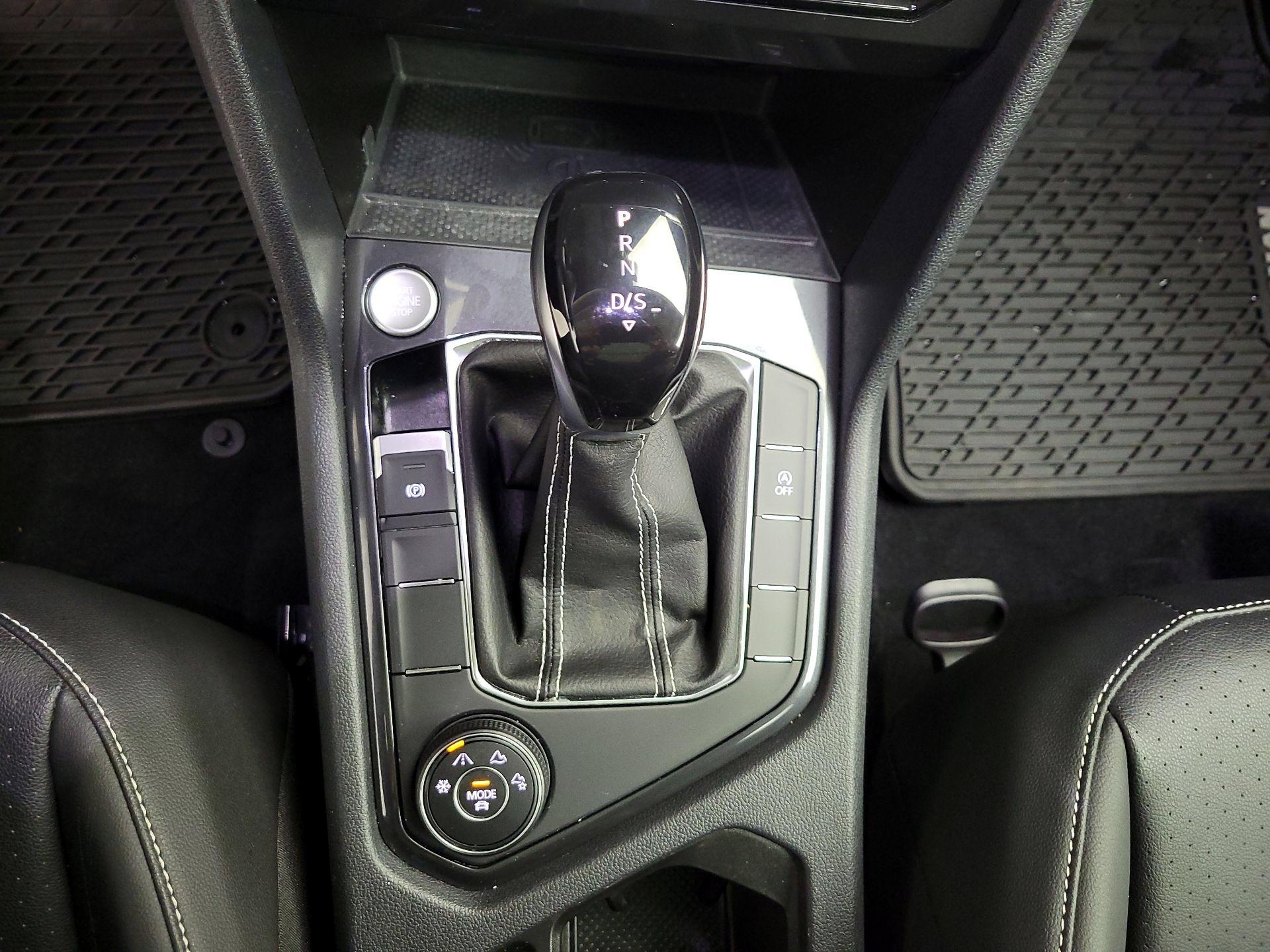 Thumbnail: 2022 Volkswagen Tiguan - 15