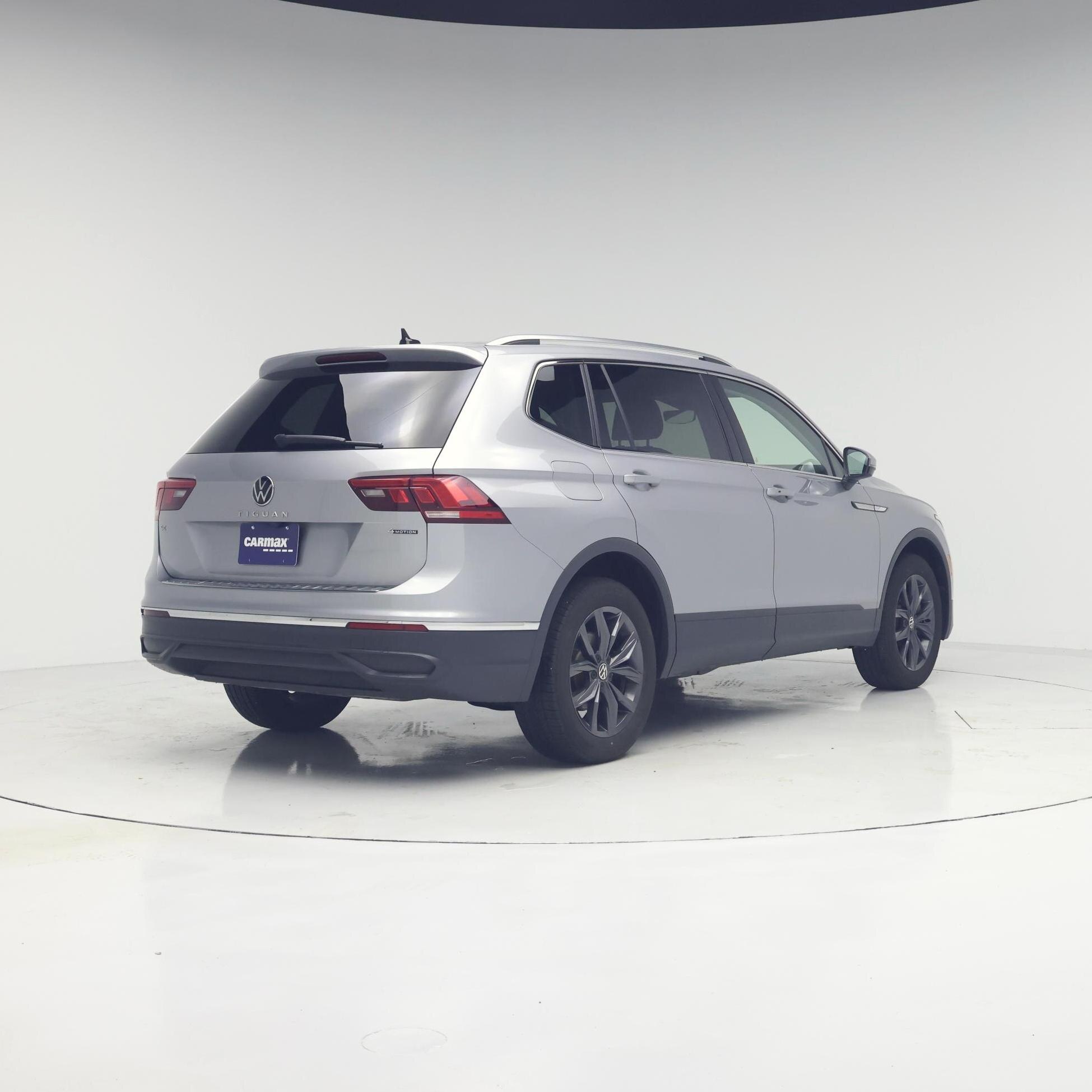 Thumbnail: 2022 Volkswagen Tiguan - 8