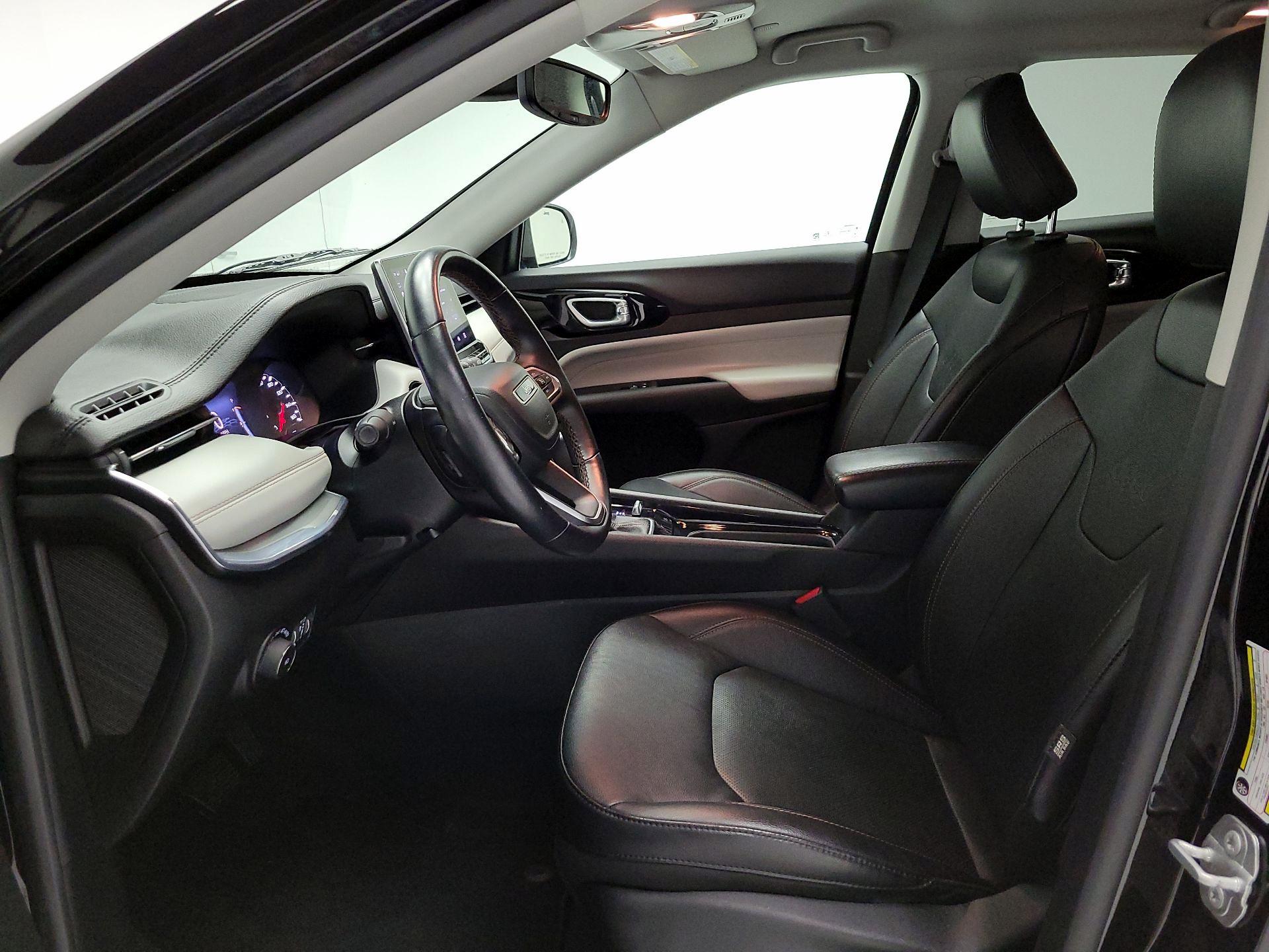 Thumbnail: 2022 Jeep Compass - 11