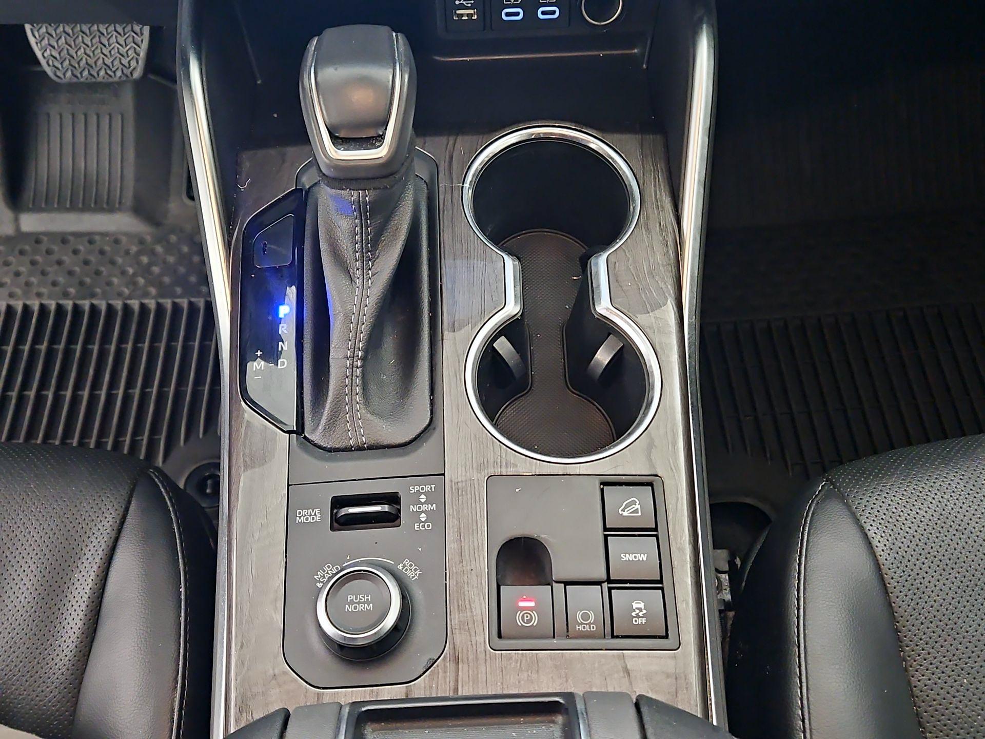 Thumbnail: 2023 Toyota Highlander - 17