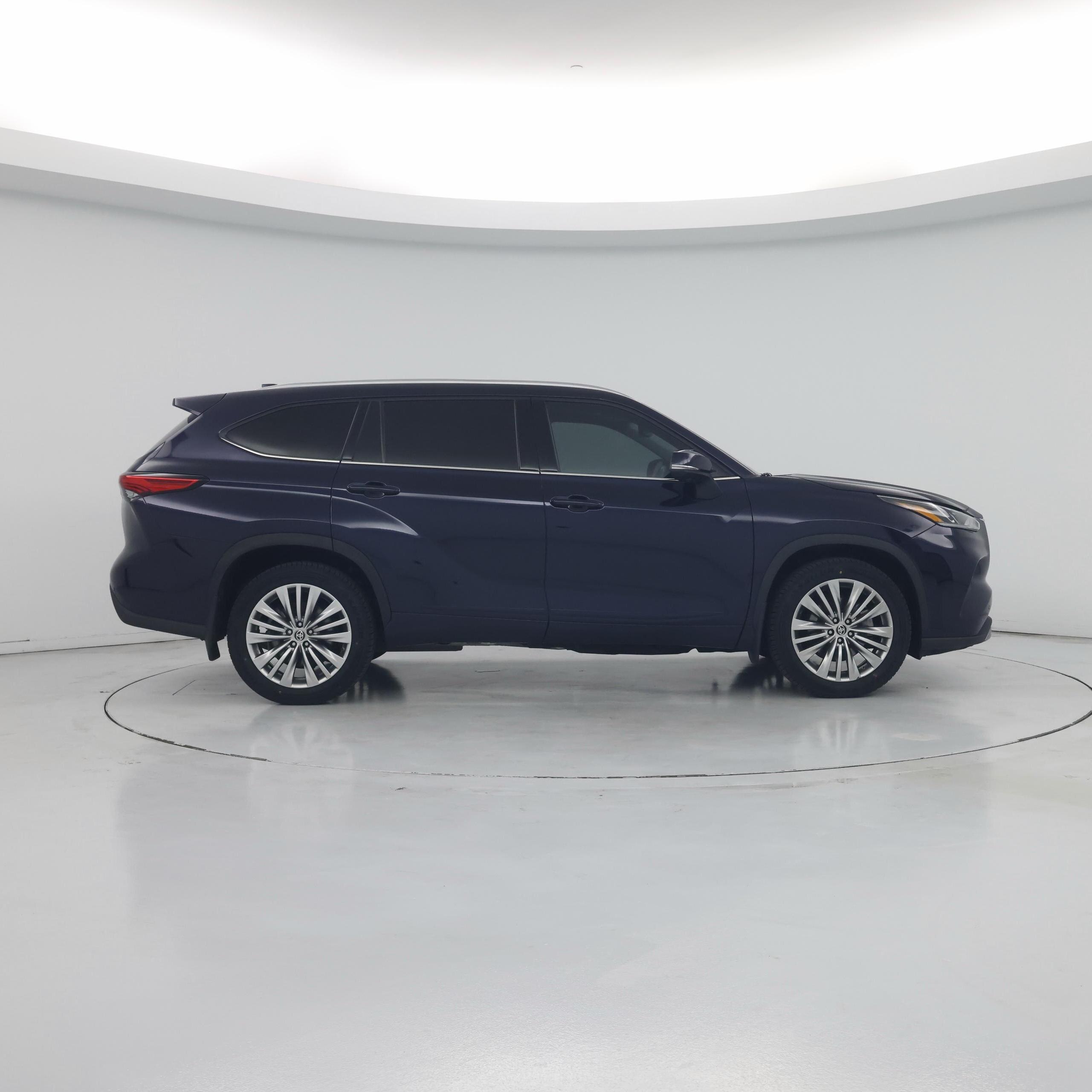 Thumbnail: 2023 Toyota Highlander - 7