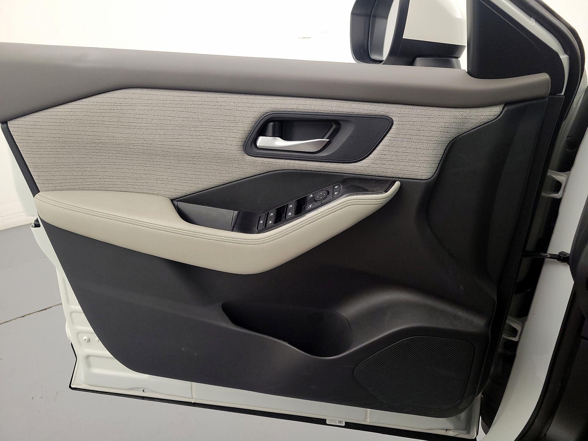 Thumbnail: 2023 Nissan Rogue - 12