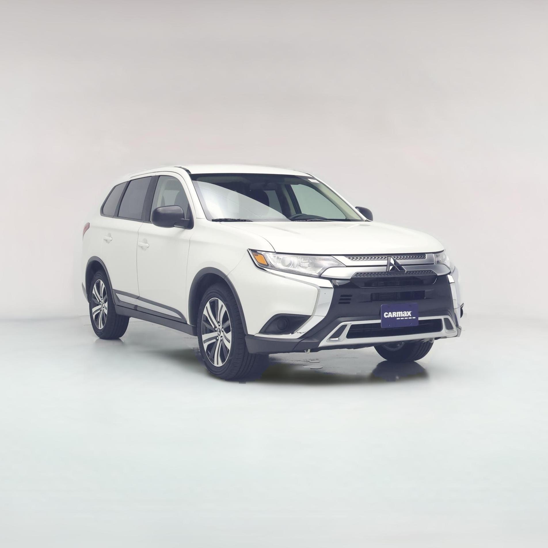 Thumbnail: 2020 Mitsubishi Outlander - 1