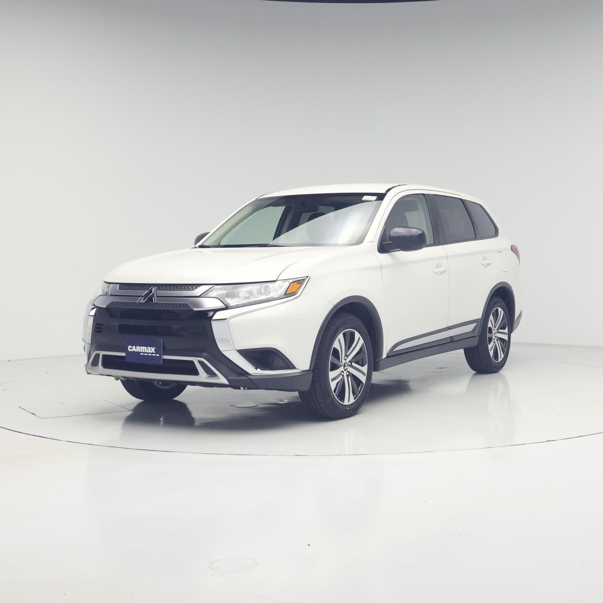Thumbnail: 2020 Mitsubishi Outlander - 4