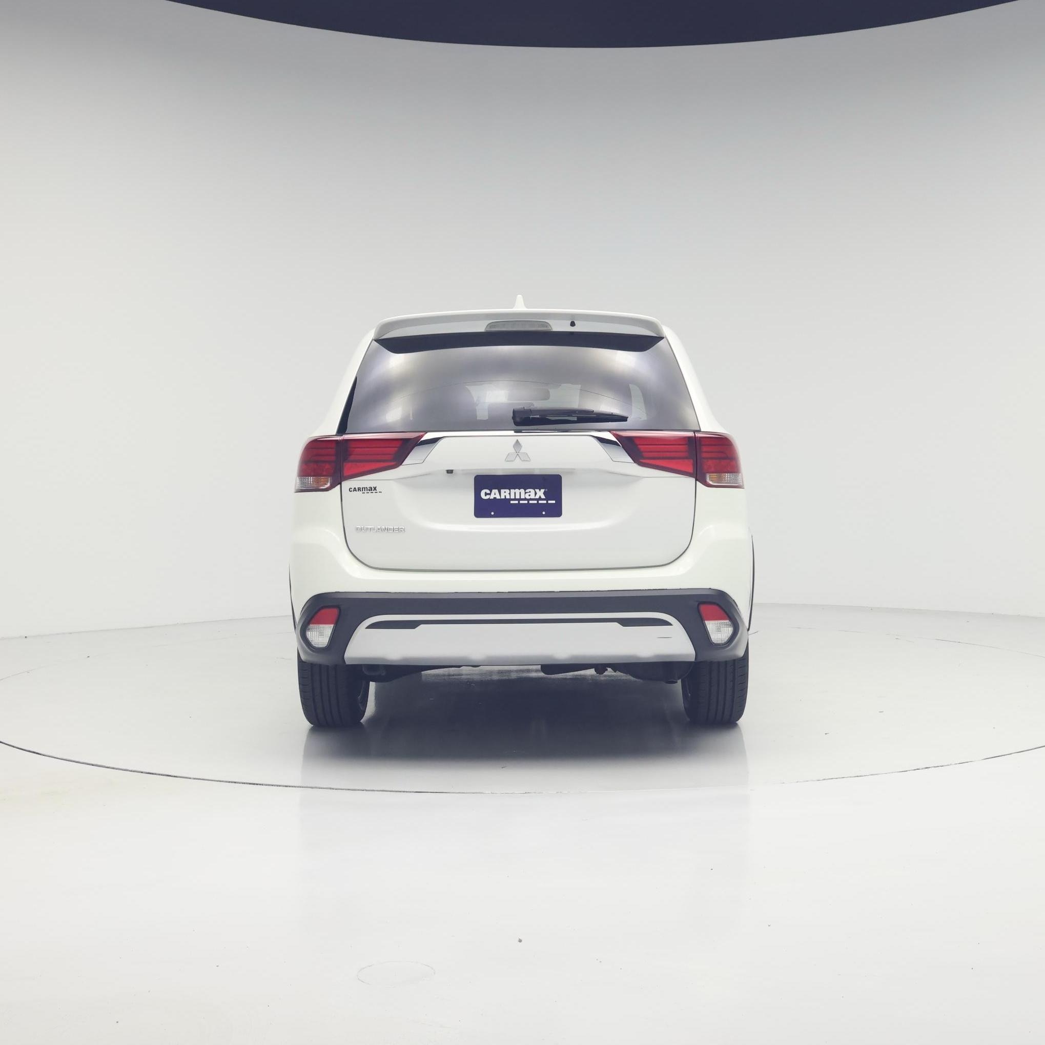 Thumbnail: 2020 Mitsubishi Outlander - 6
