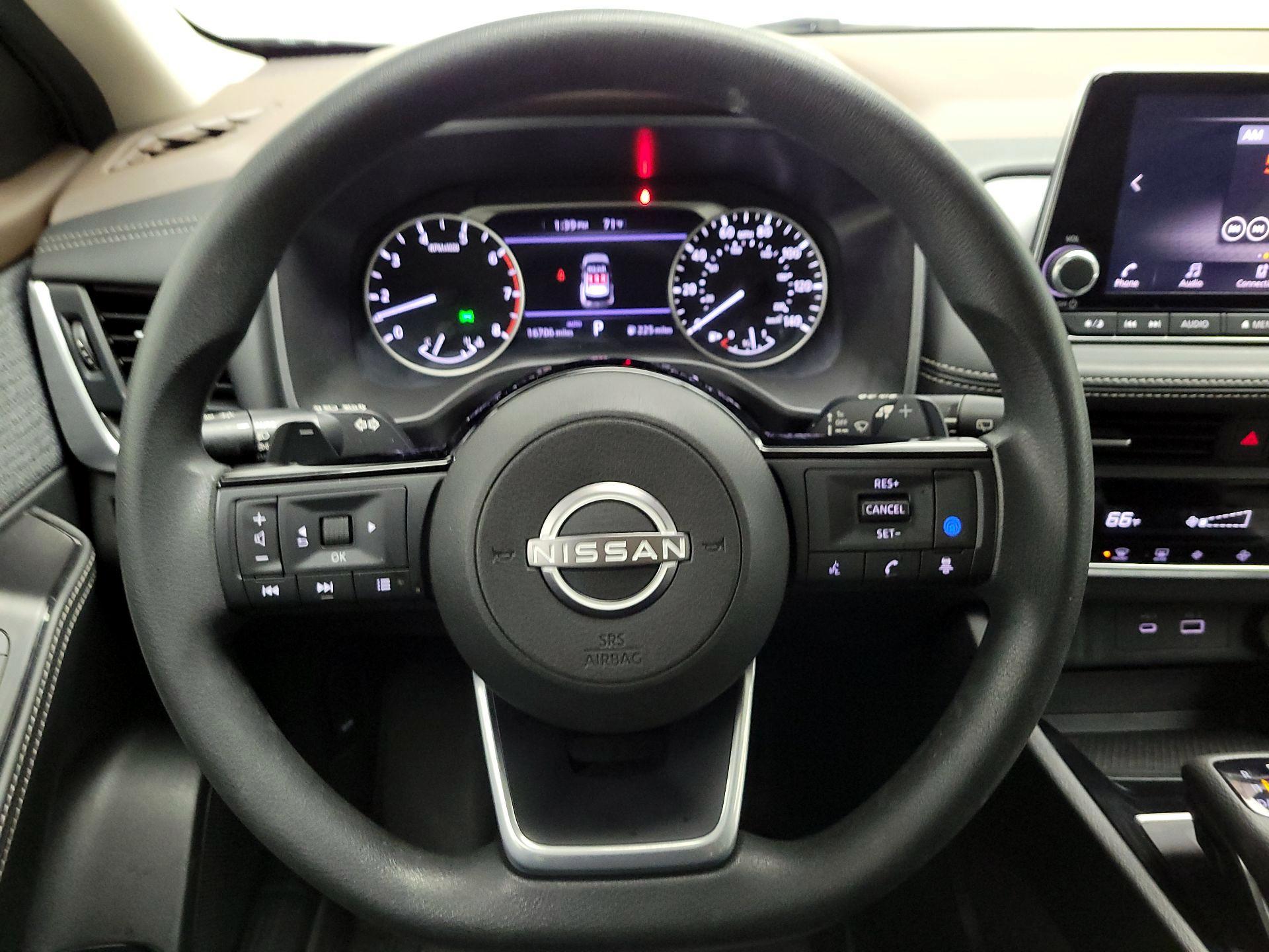 Thumbnail: 2023 Nissan Rogue - 10