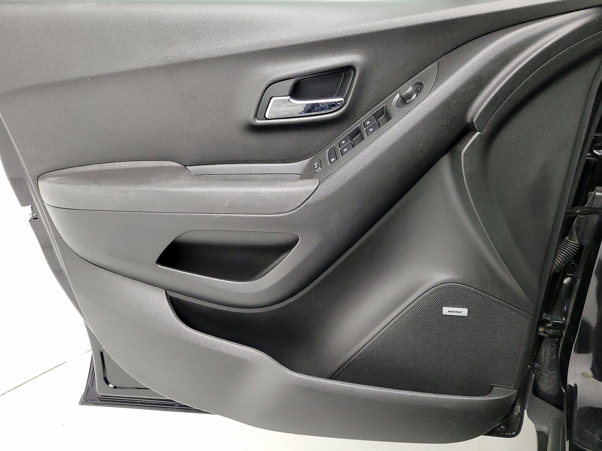 Thumbnail: 2020 Chevrolet Trax - 12