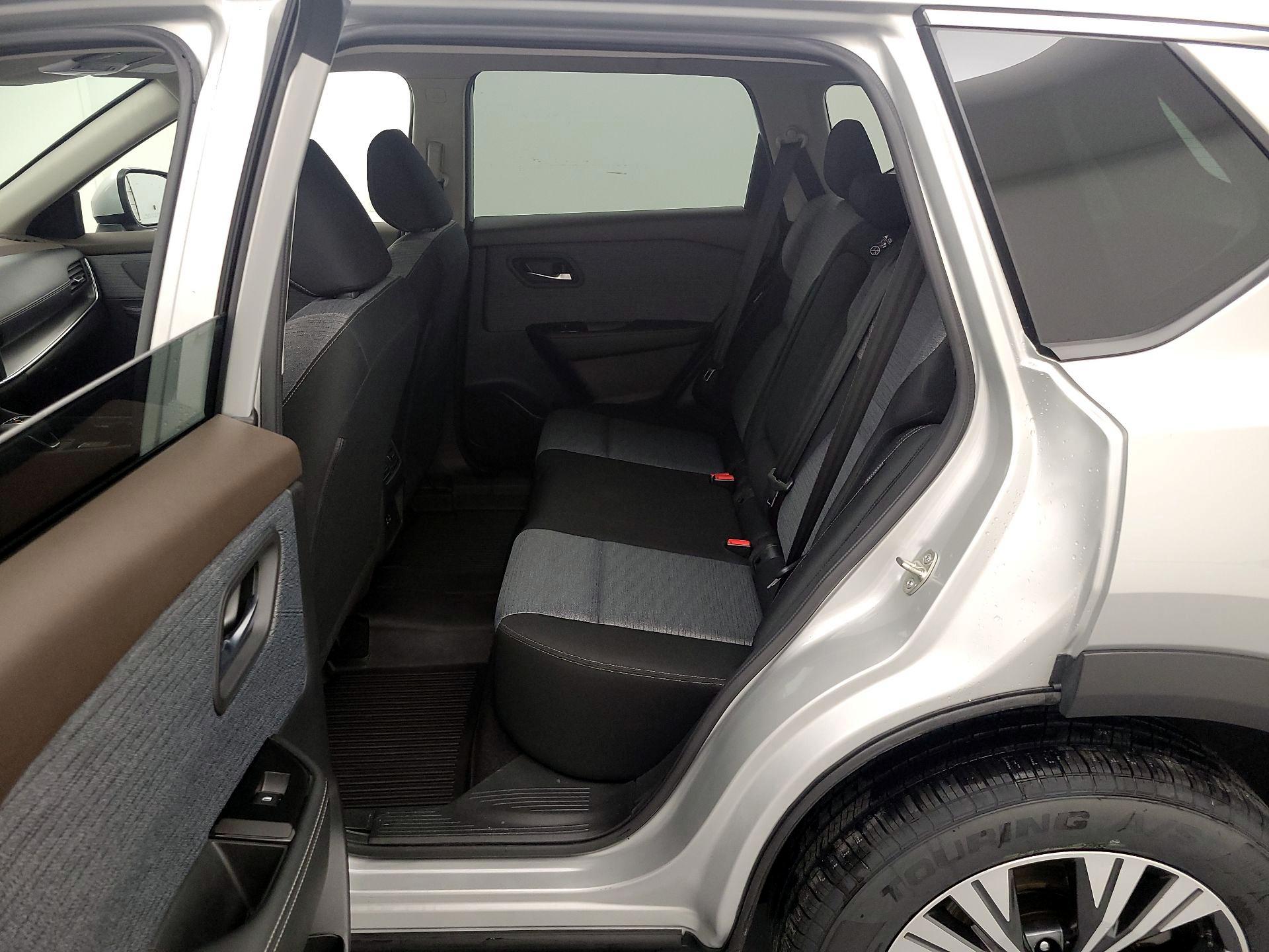 Thumbnail: 2023 Nissan Rogue - 19