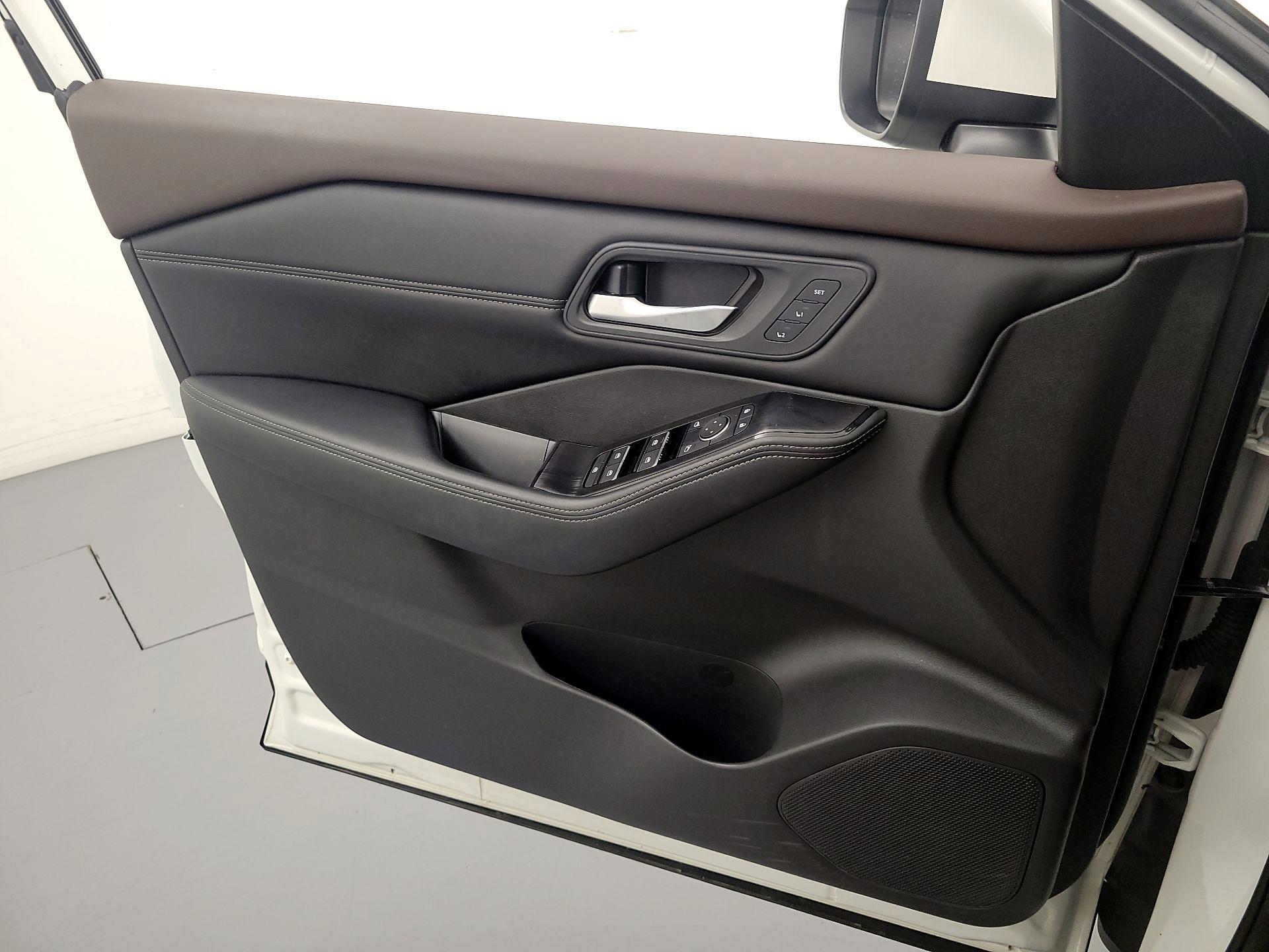 Thumbnail: 2023 Nissan Rogue - 12