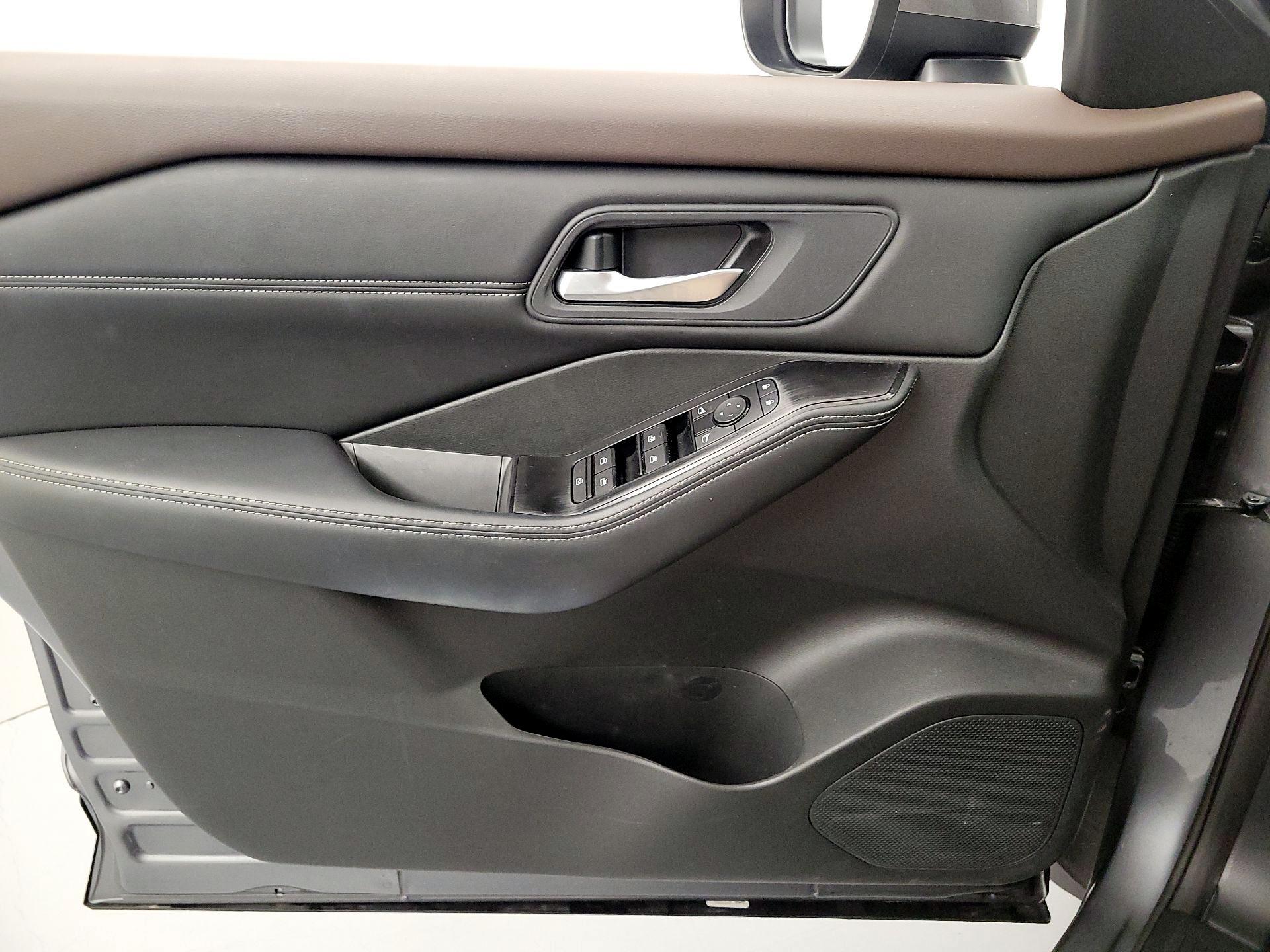 Thumbnail: 2023 Nissan Rogue - 12