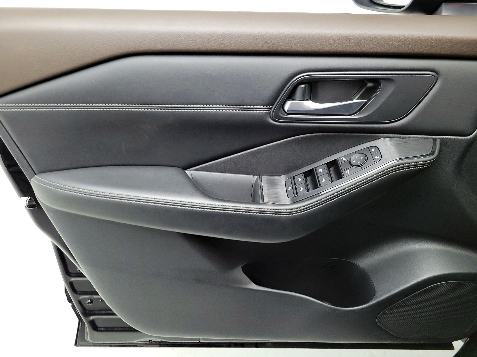 Thumbnail: 2023 Nissan Rogue - 12