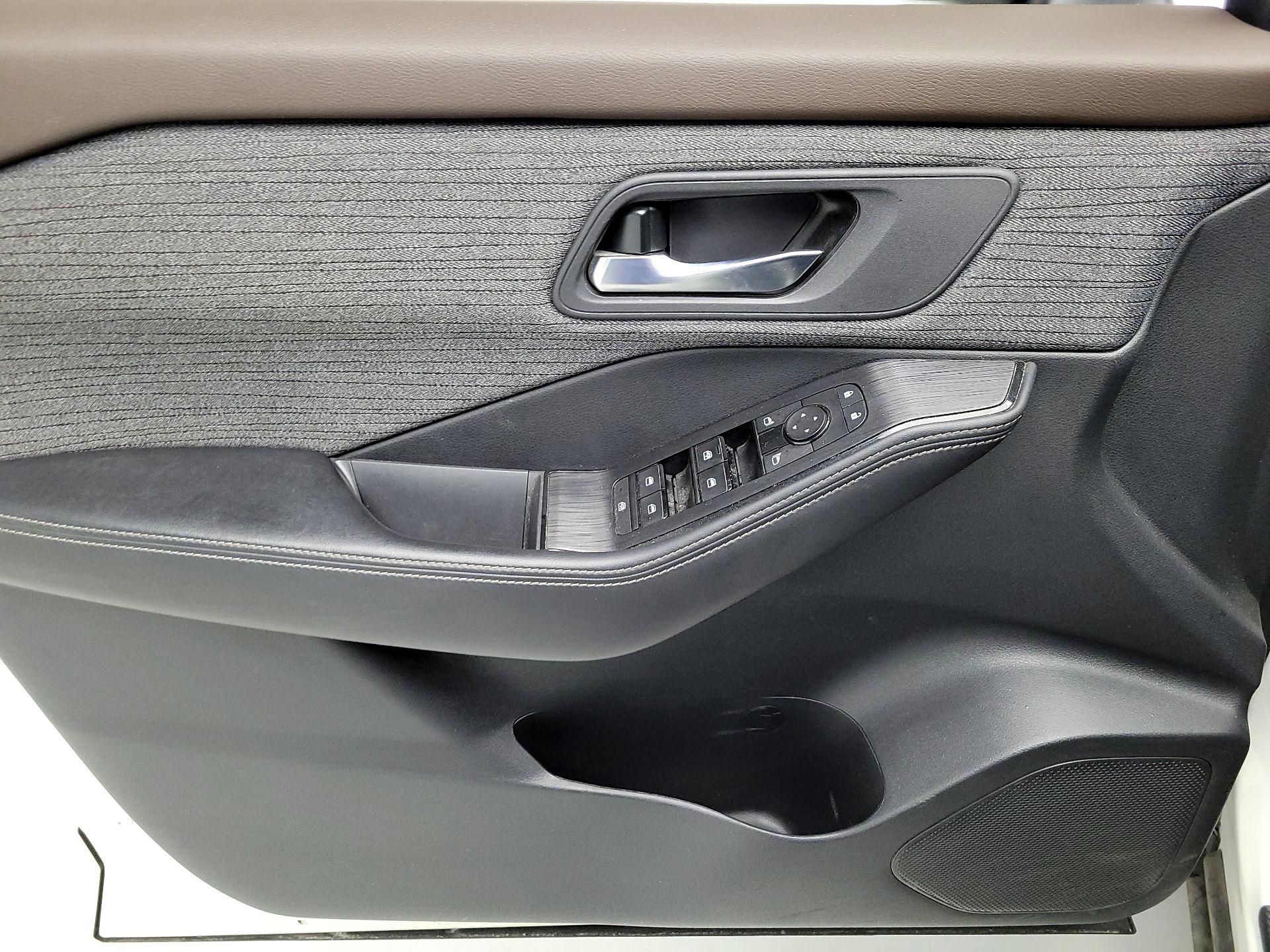 Thumbnail: 2023 Nissan Rogue - 12