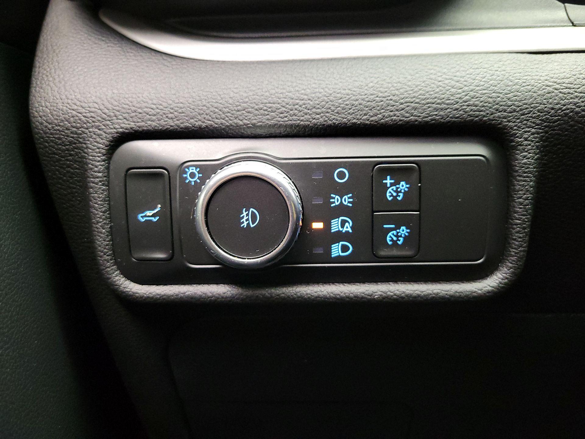 Thumbnail: 2022 Ford Explorer - 13