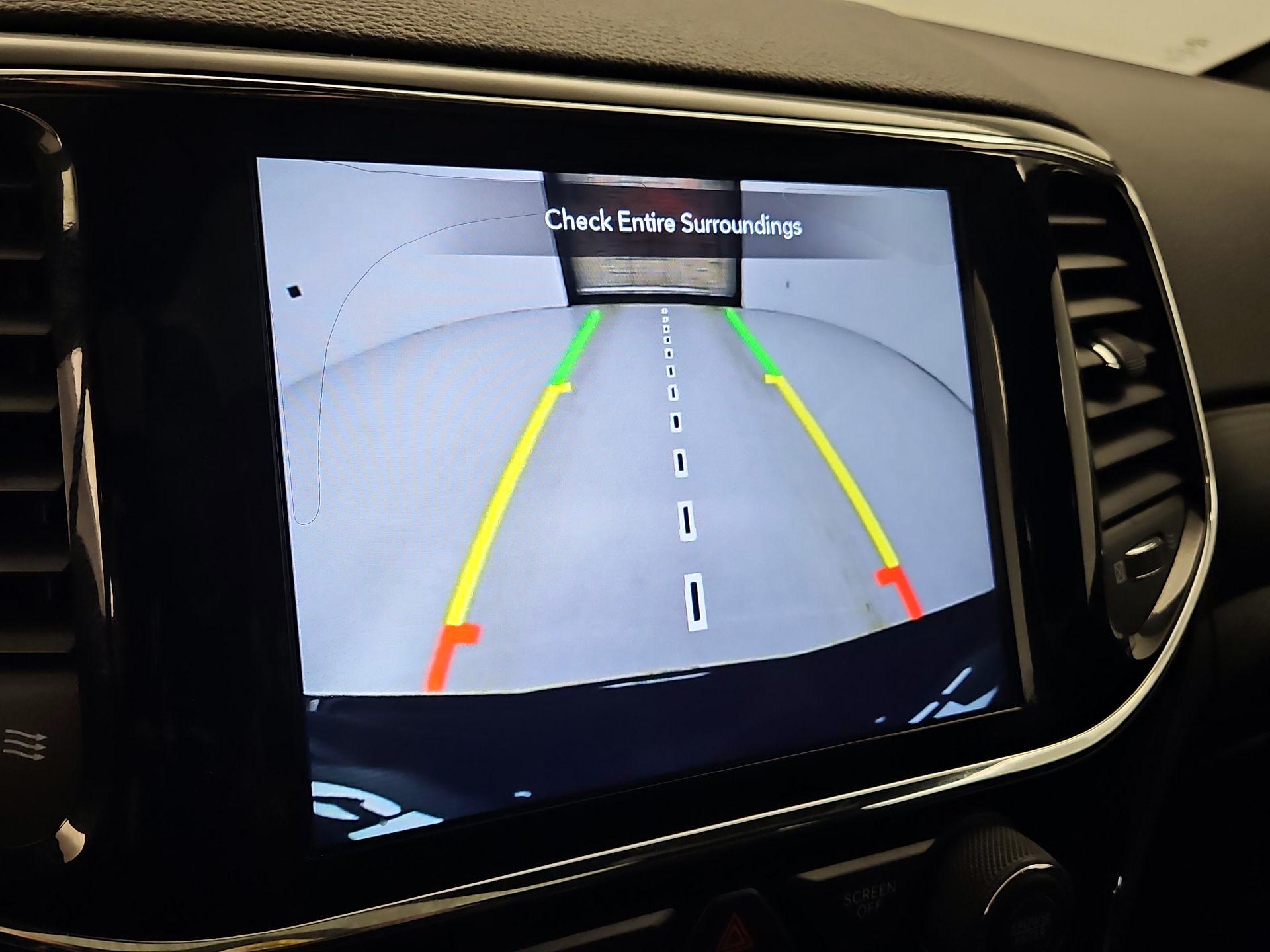 Thumbnail: 2020 Jeep Grand Cherokee - 15