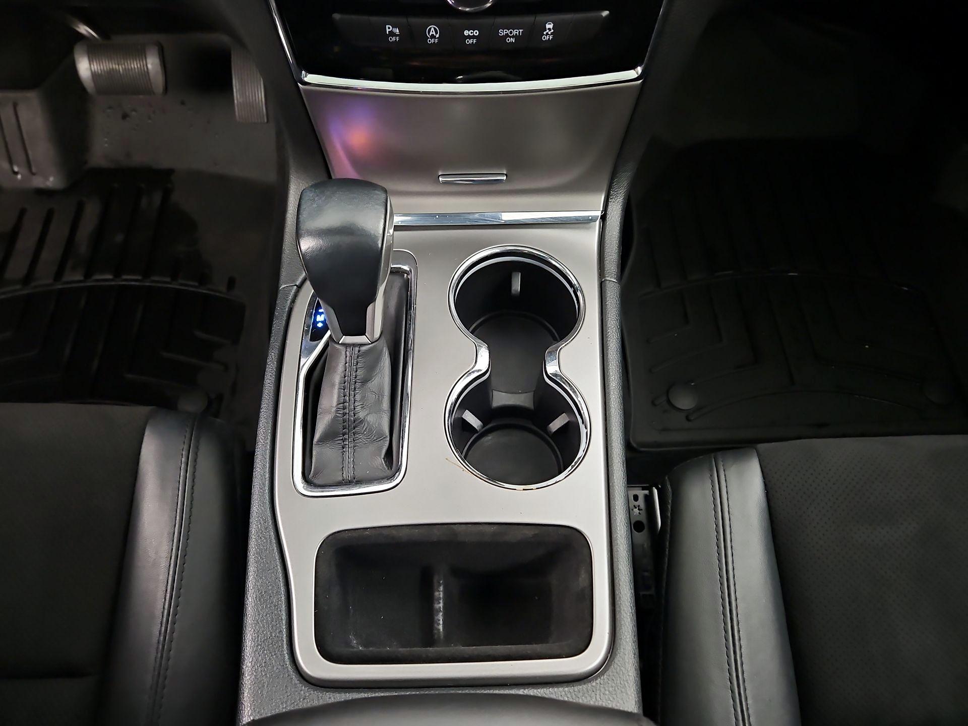 Thumbnail: 2020 Jeep Grand Cherokee - 18