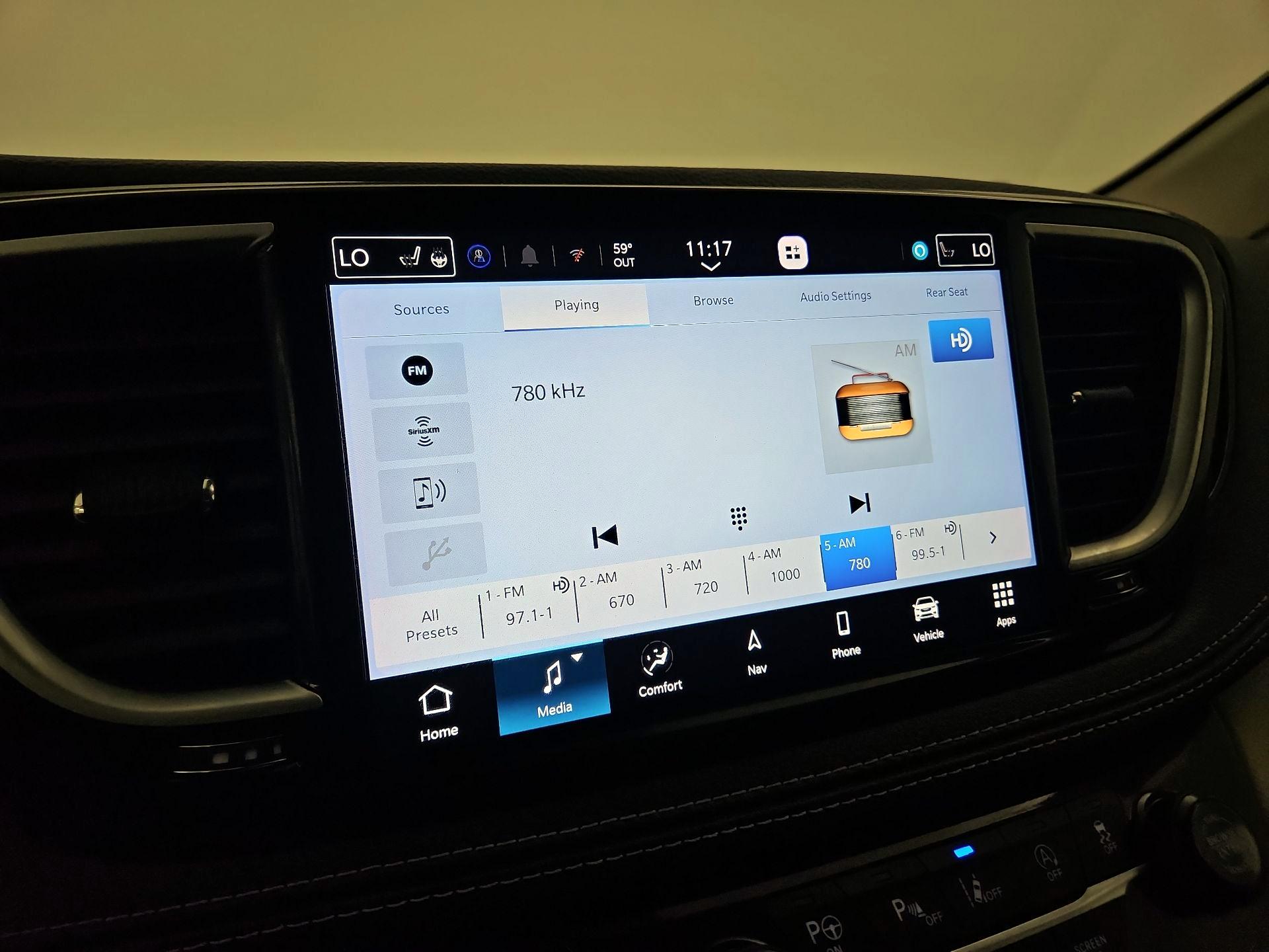 Thumbnail: 2024 Chrysler Pacifica - 16