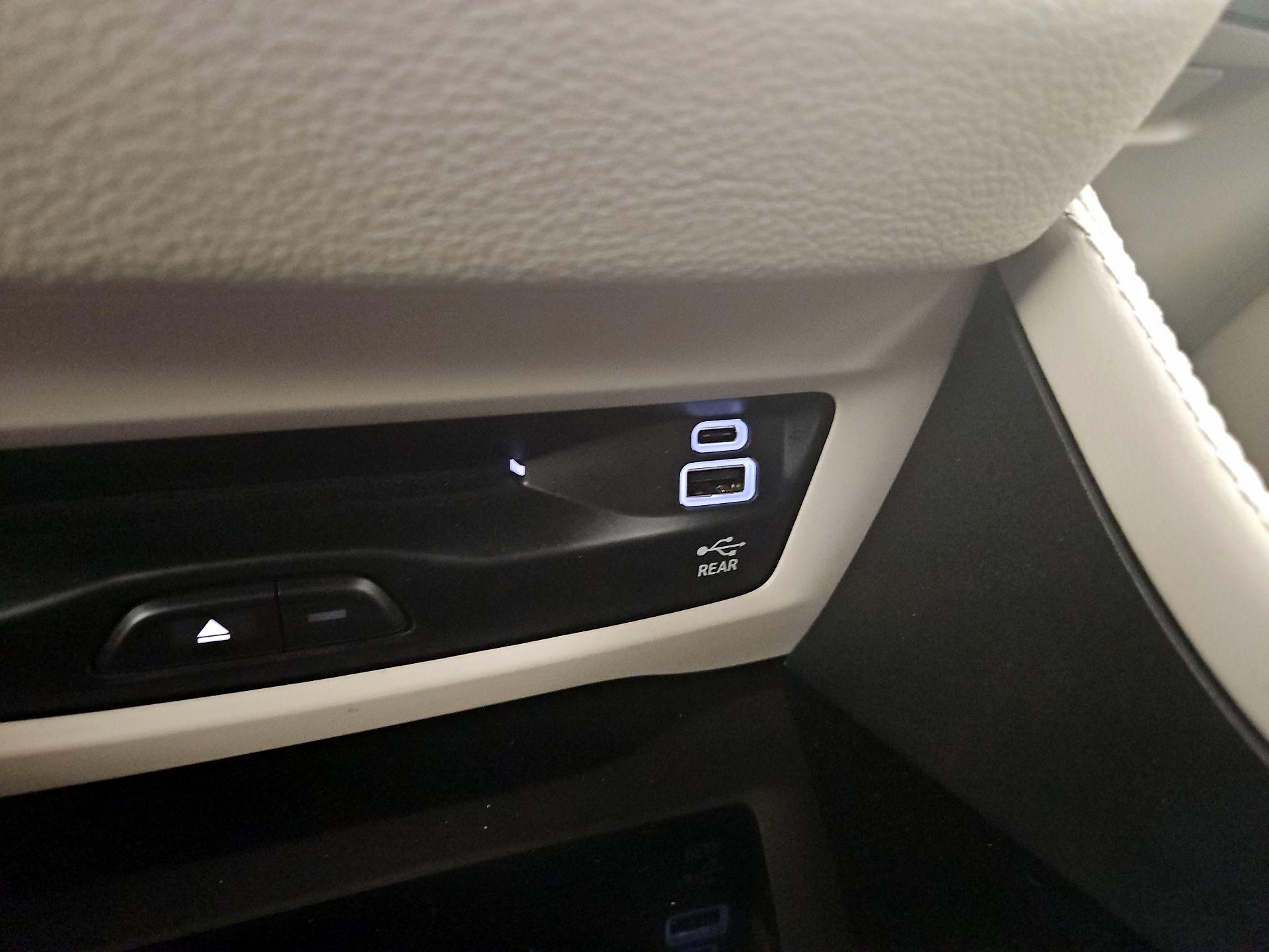 Thumbnail: 2024 Chrysler Pacifica - 19