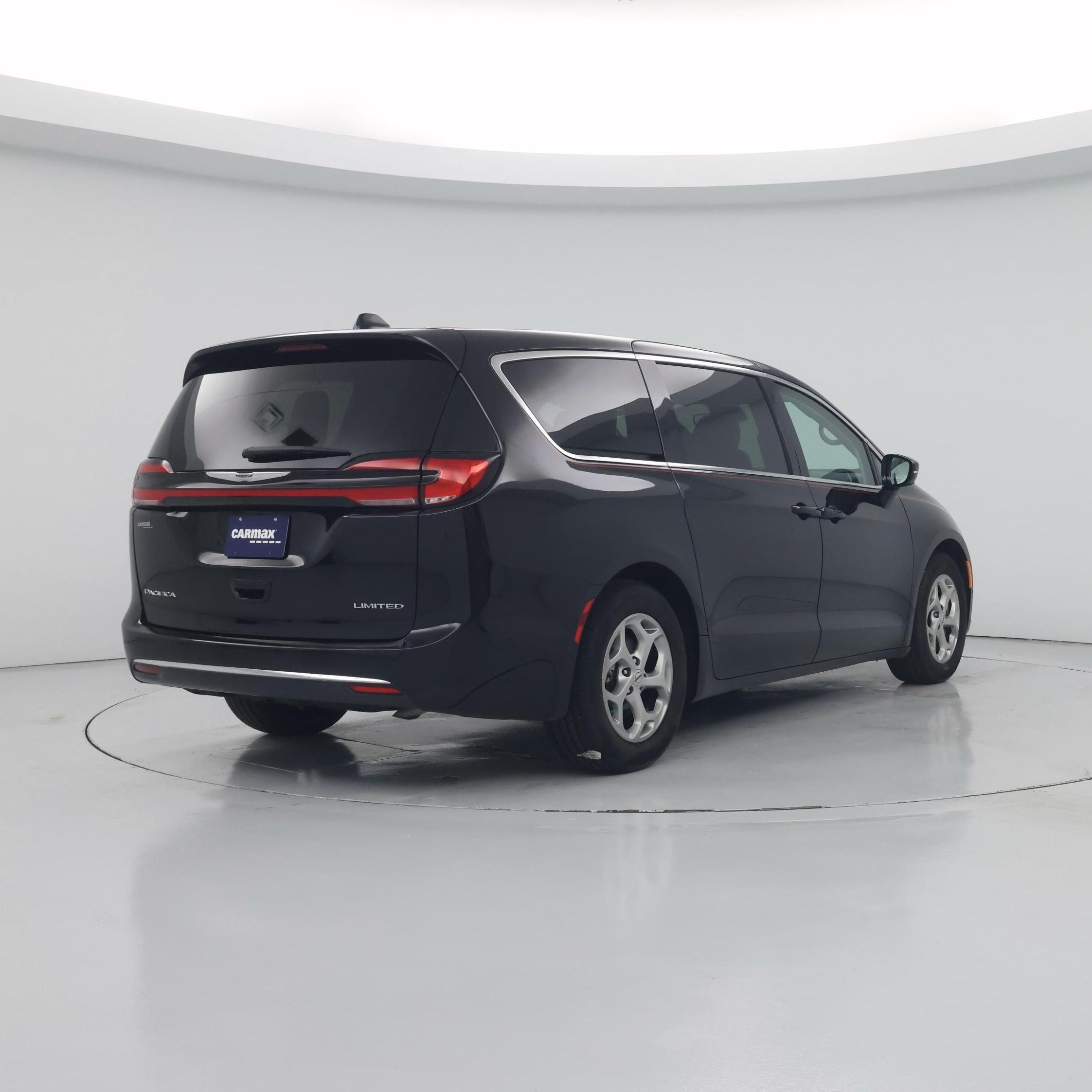 Thumbnail: 2024 Chrysler Pacifica - 8