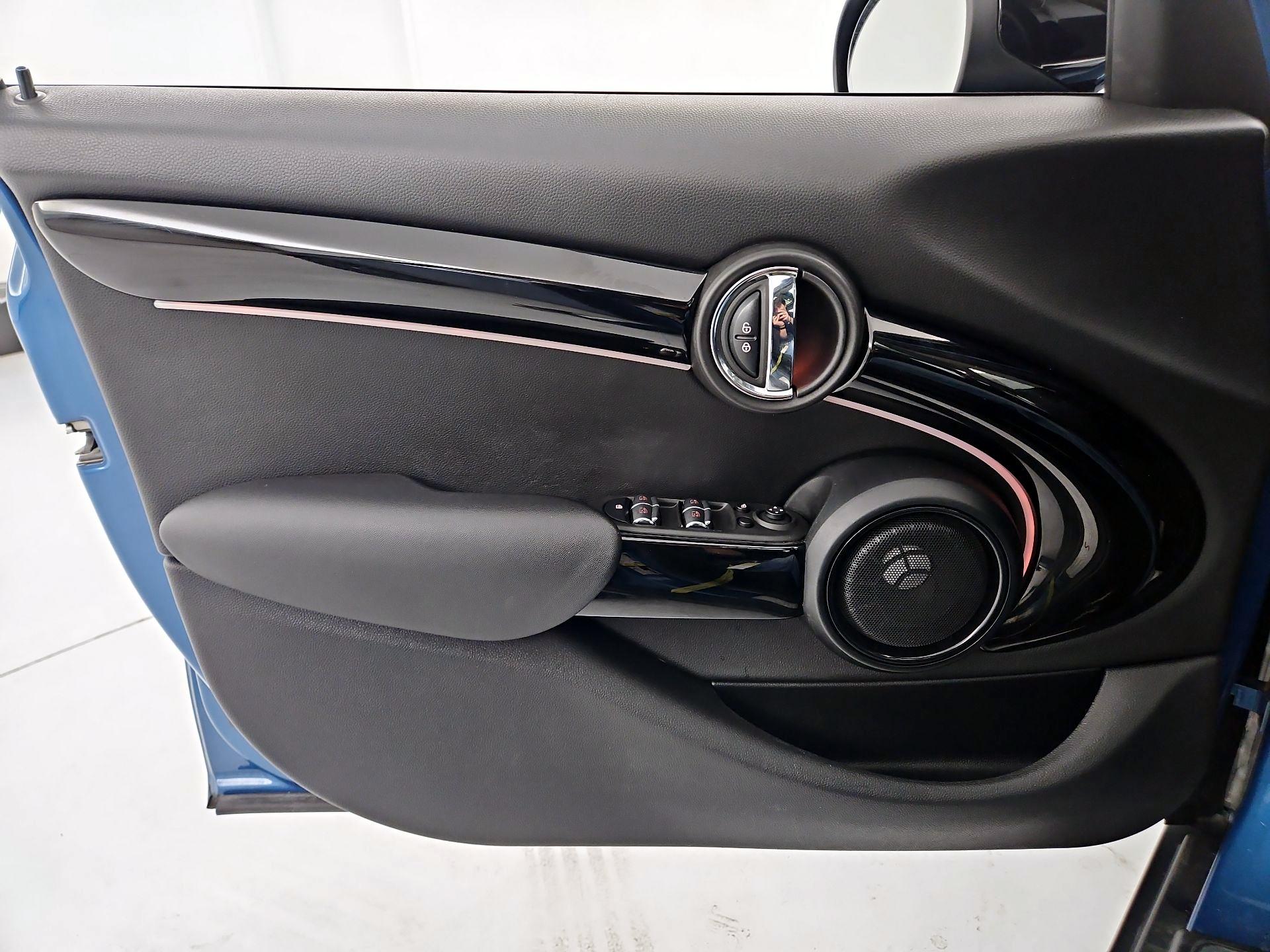 Thumbnail: 2022 MINI Cooper Hardtop - 12