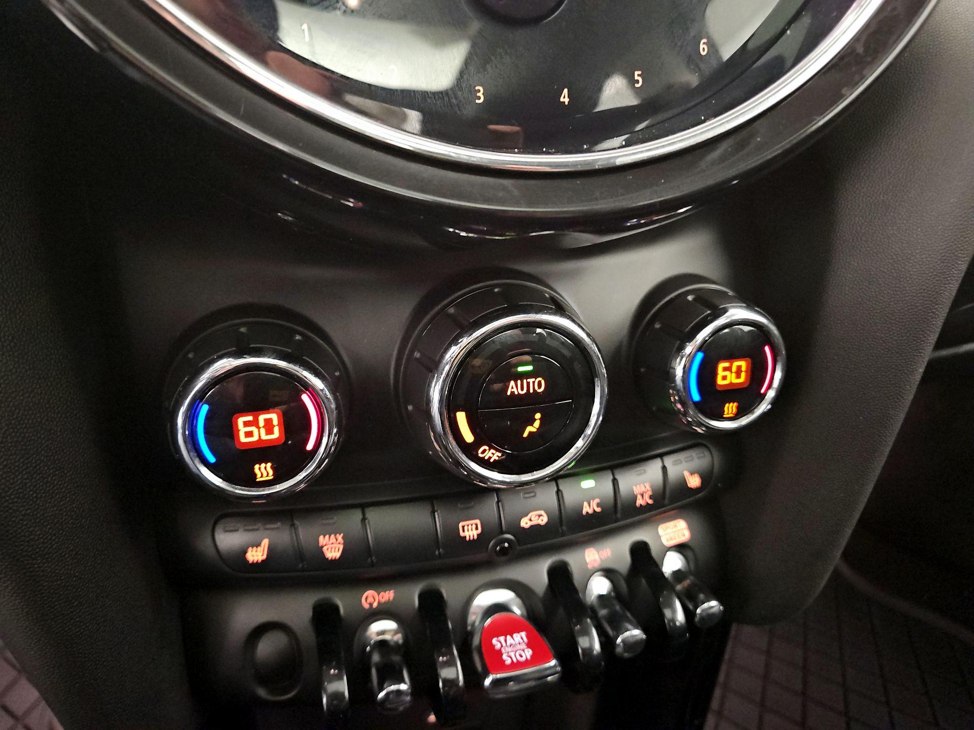 Thumbnail: 2022 MINI Cooper Hardtop - 17