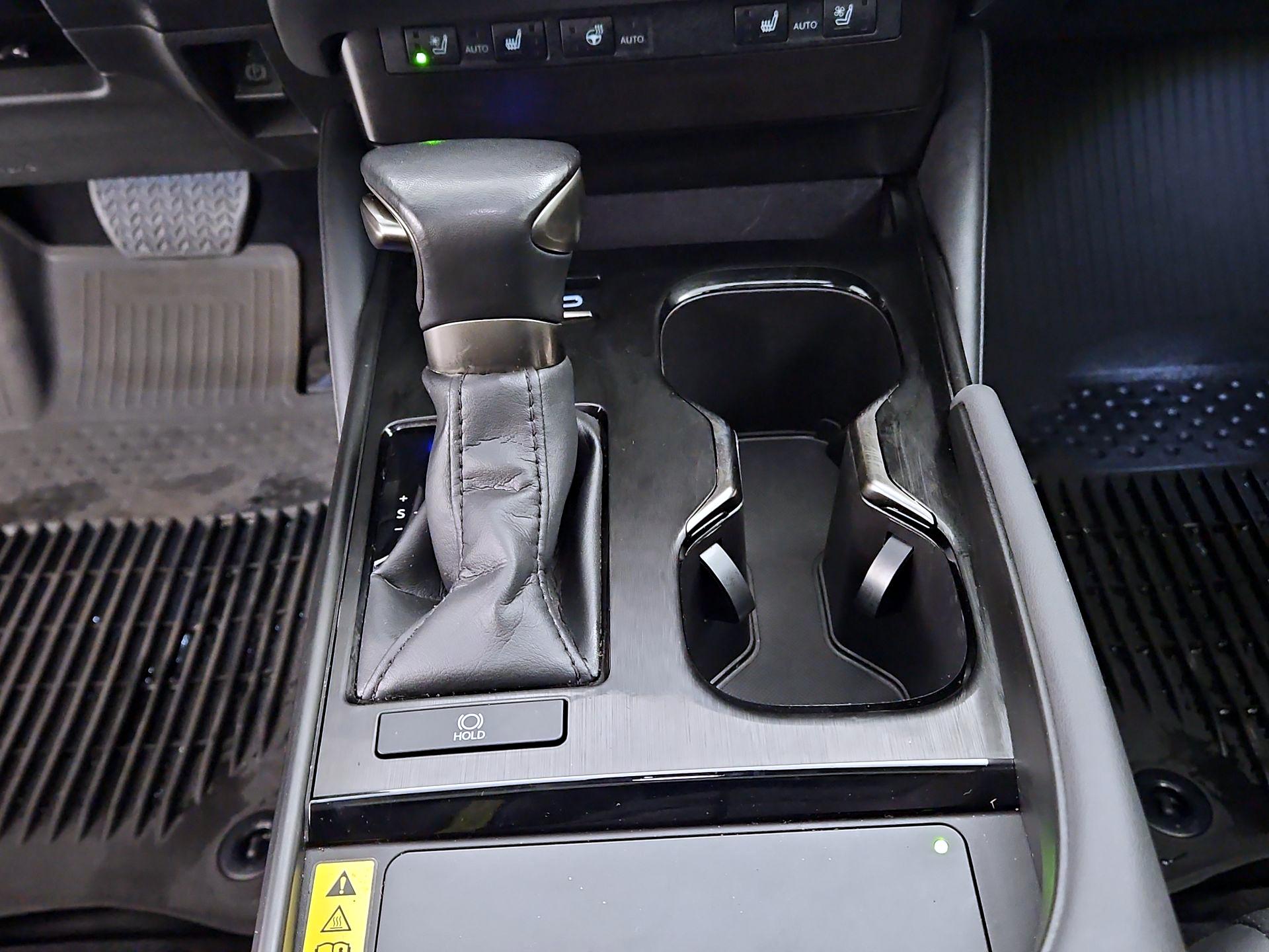 Thumbnail: 2023 Lexus ES - 16