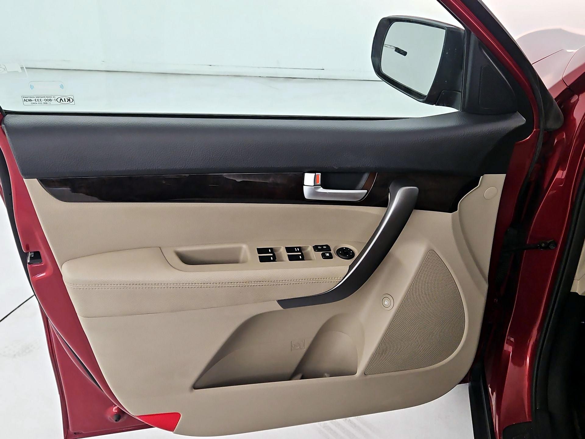 Thumbnail: 2015 Kia Sorento - 10