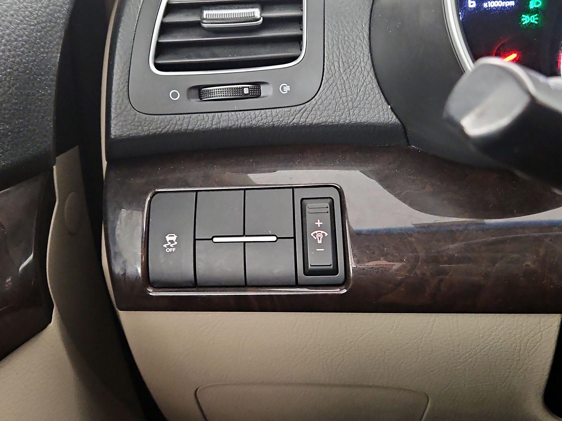 Thumbnail: 2015 Kia Sorento - 11