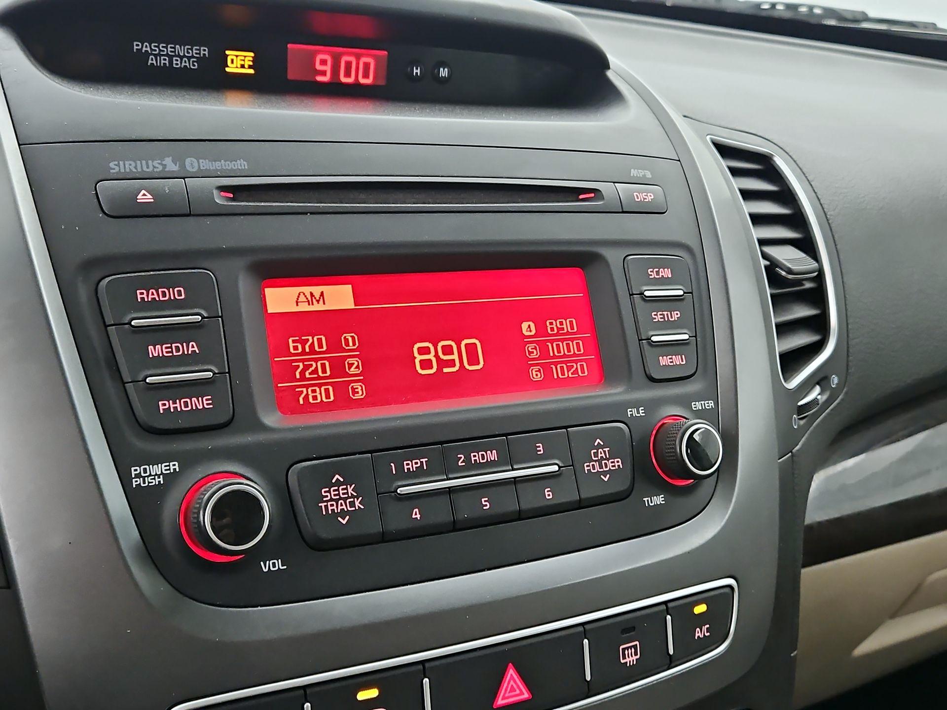 Thumbnail: 2015 Kia Sorento - 12