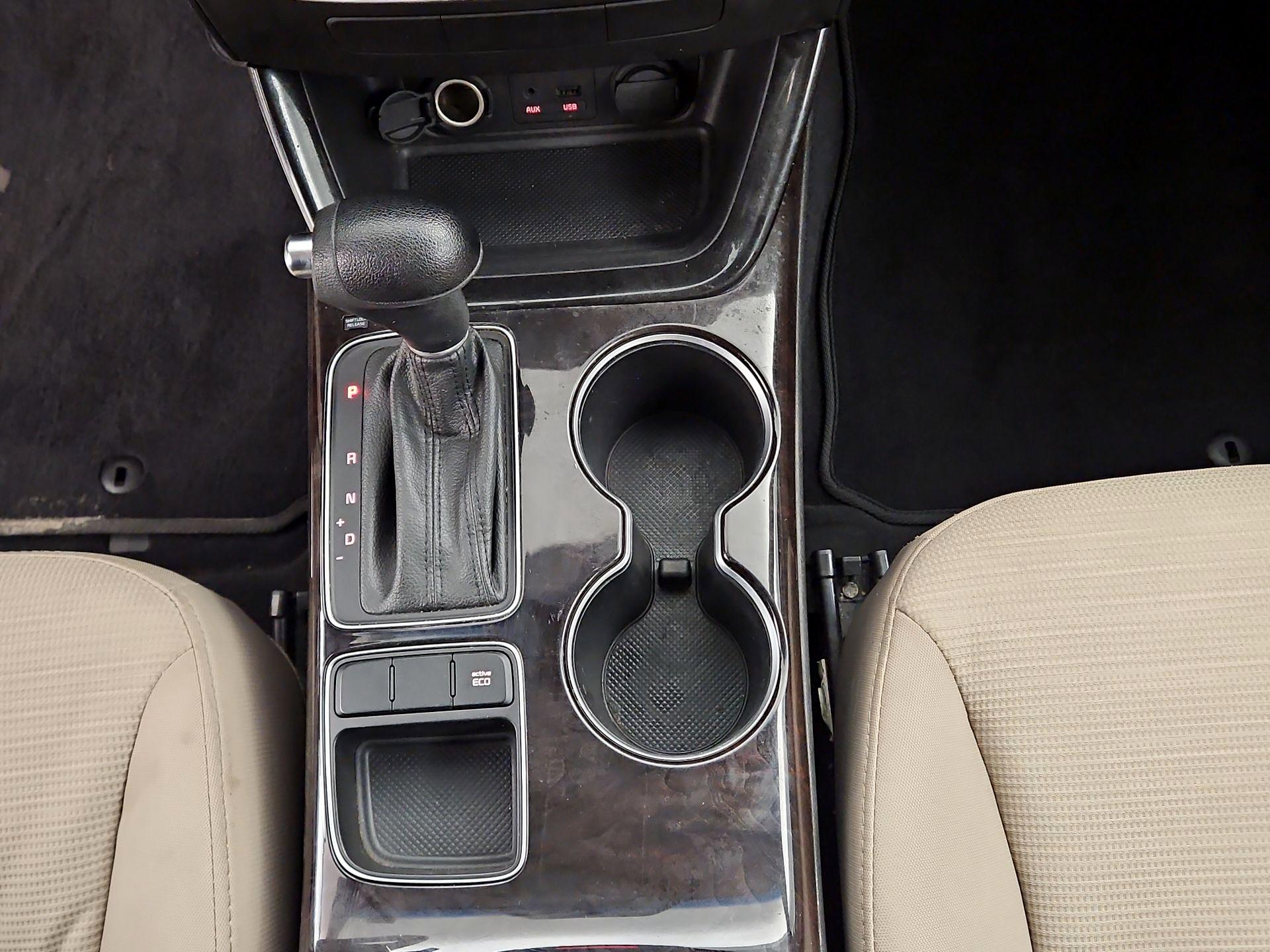 Thumbnail: 2015 Kia Sorento - 14