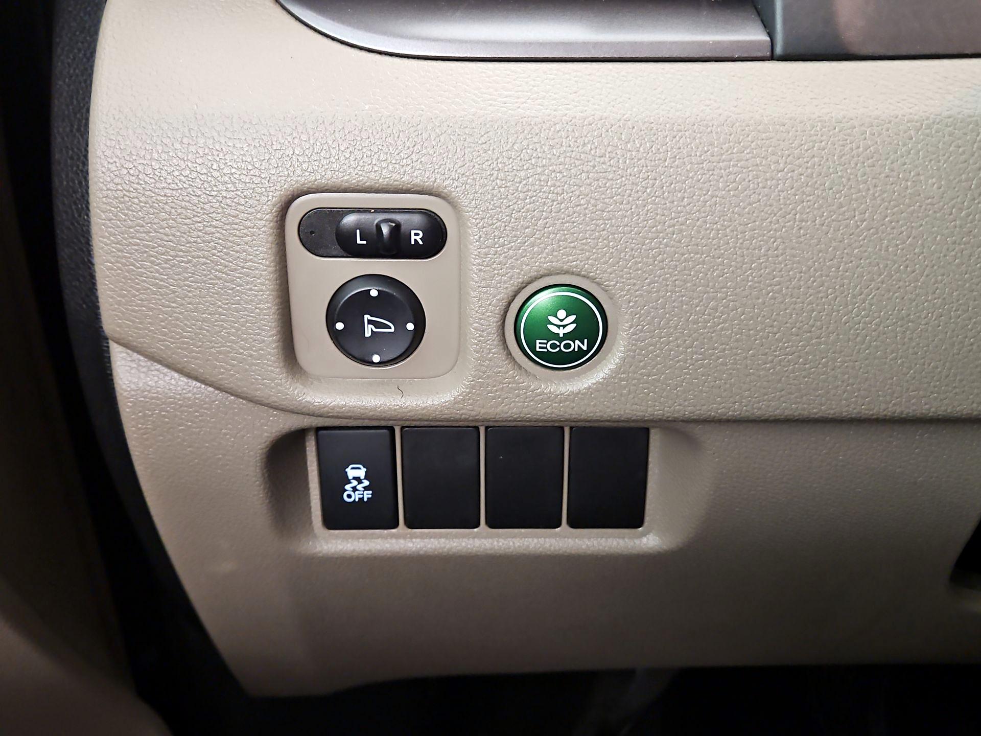 Thumbnail: 2016 Honda Pilot - 13