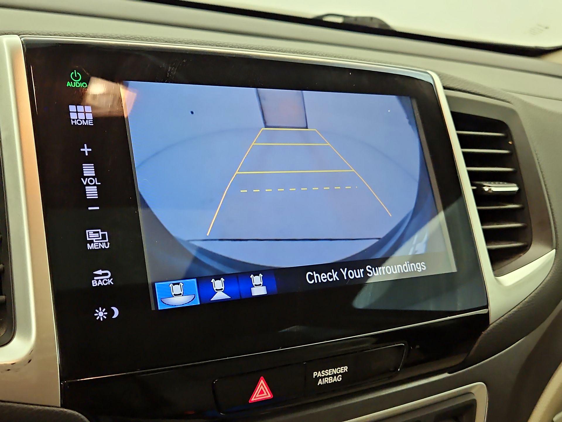 Thumbnail: 2016 Honda Pilot - 14