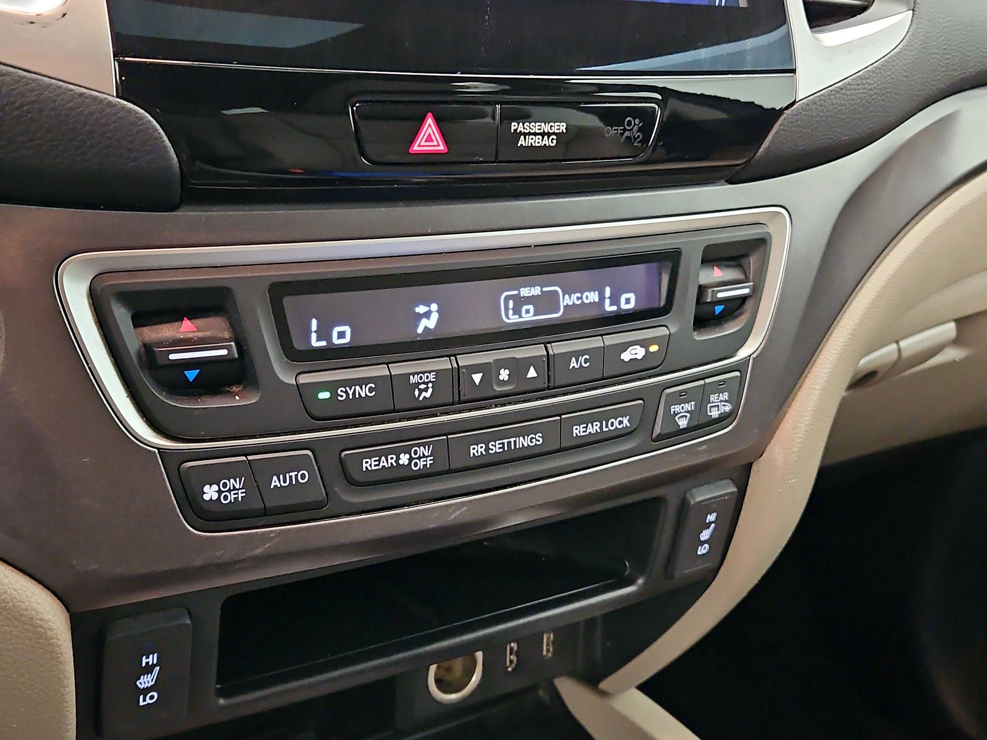 Thumbnail: 2016 Honda Pilot - 16