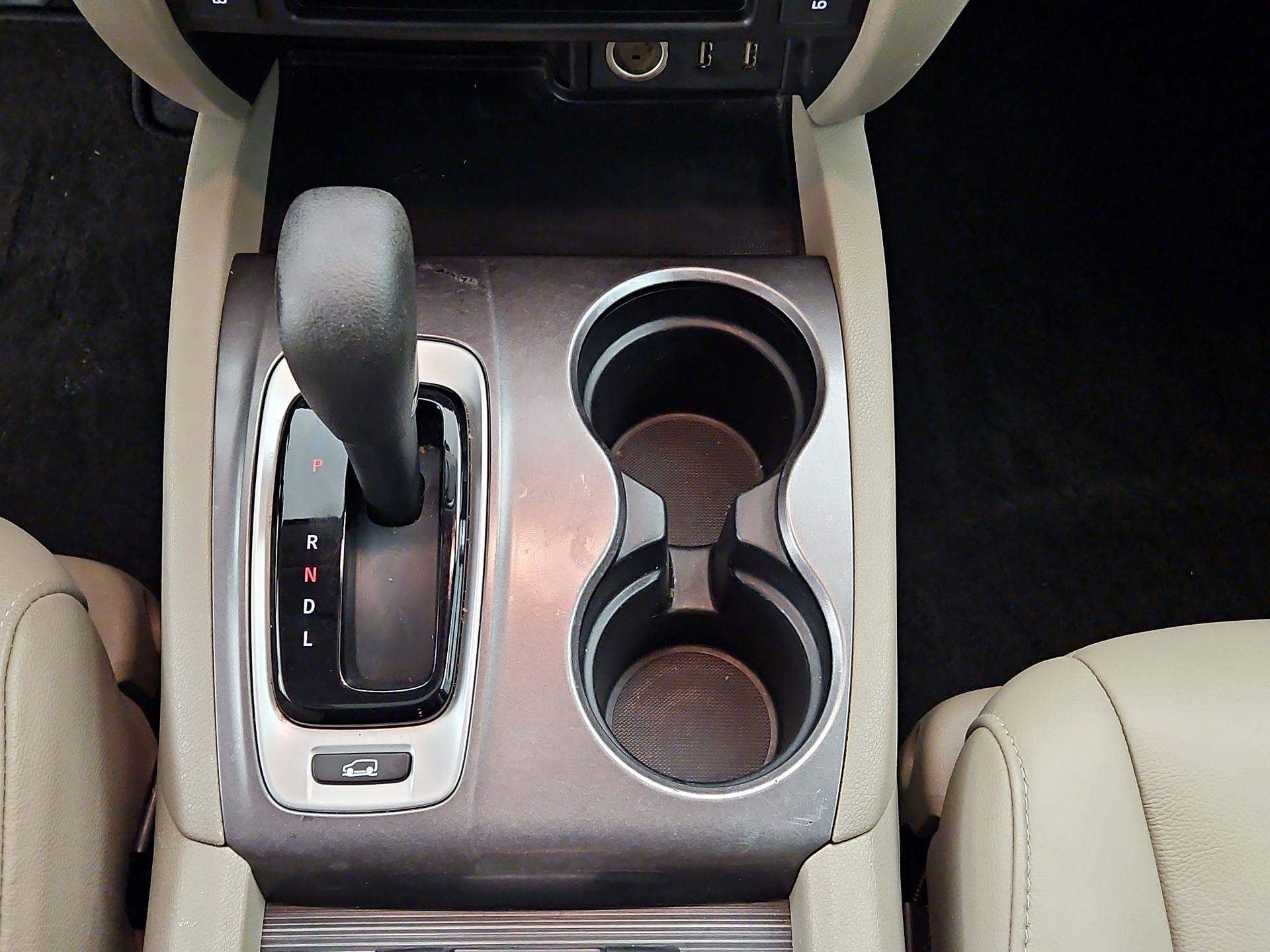 Thumbnail: 2016 Honda Pilot - 17