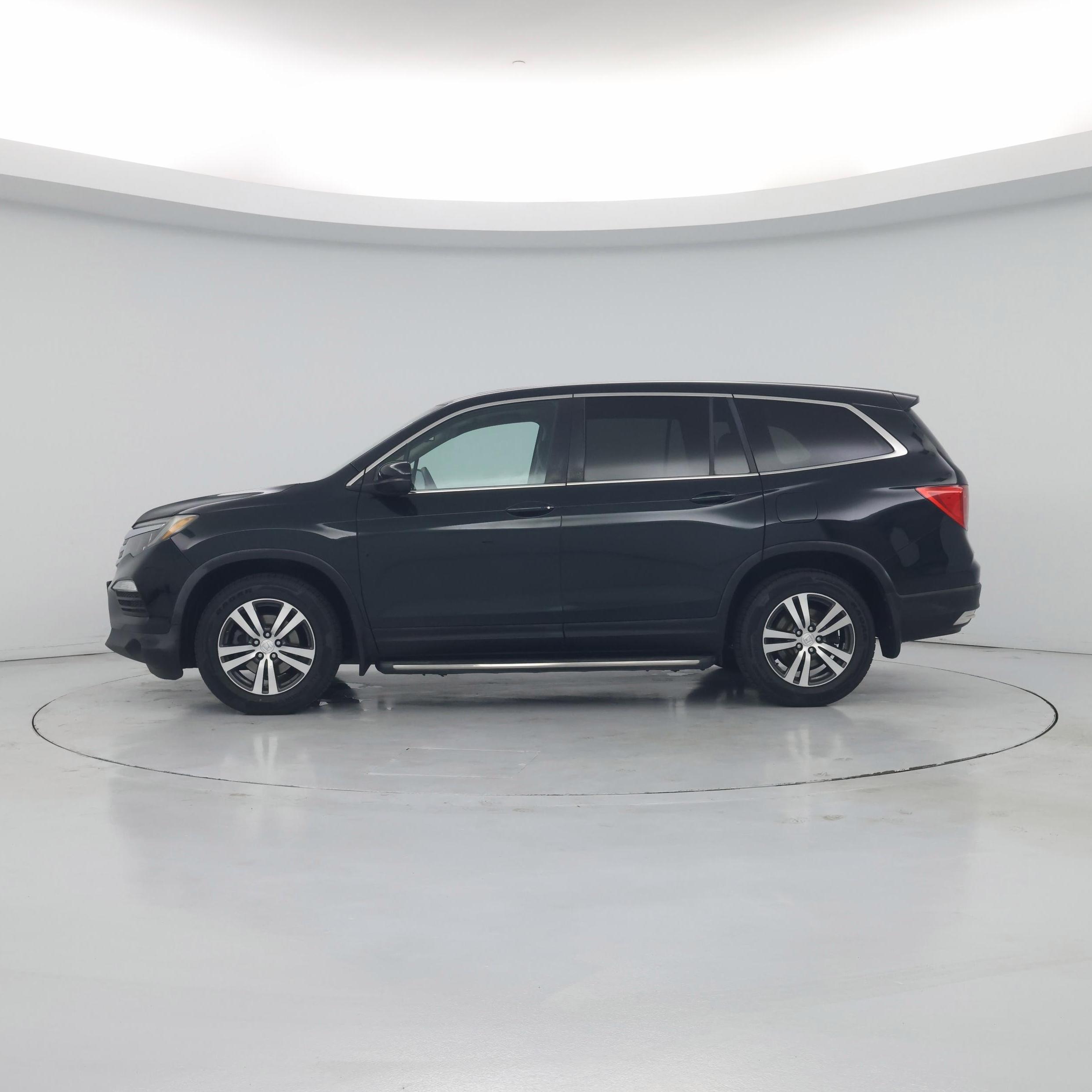 Thumbnail: 2016 Honda Pilot - 3