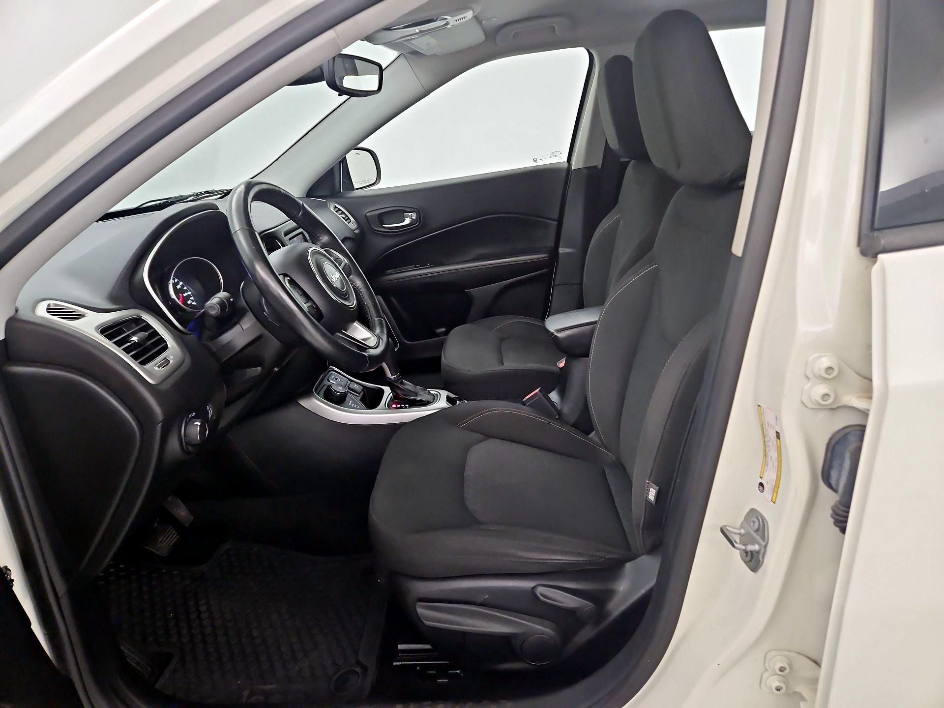 Thumbnail: 2018 Jeep Compass - 11