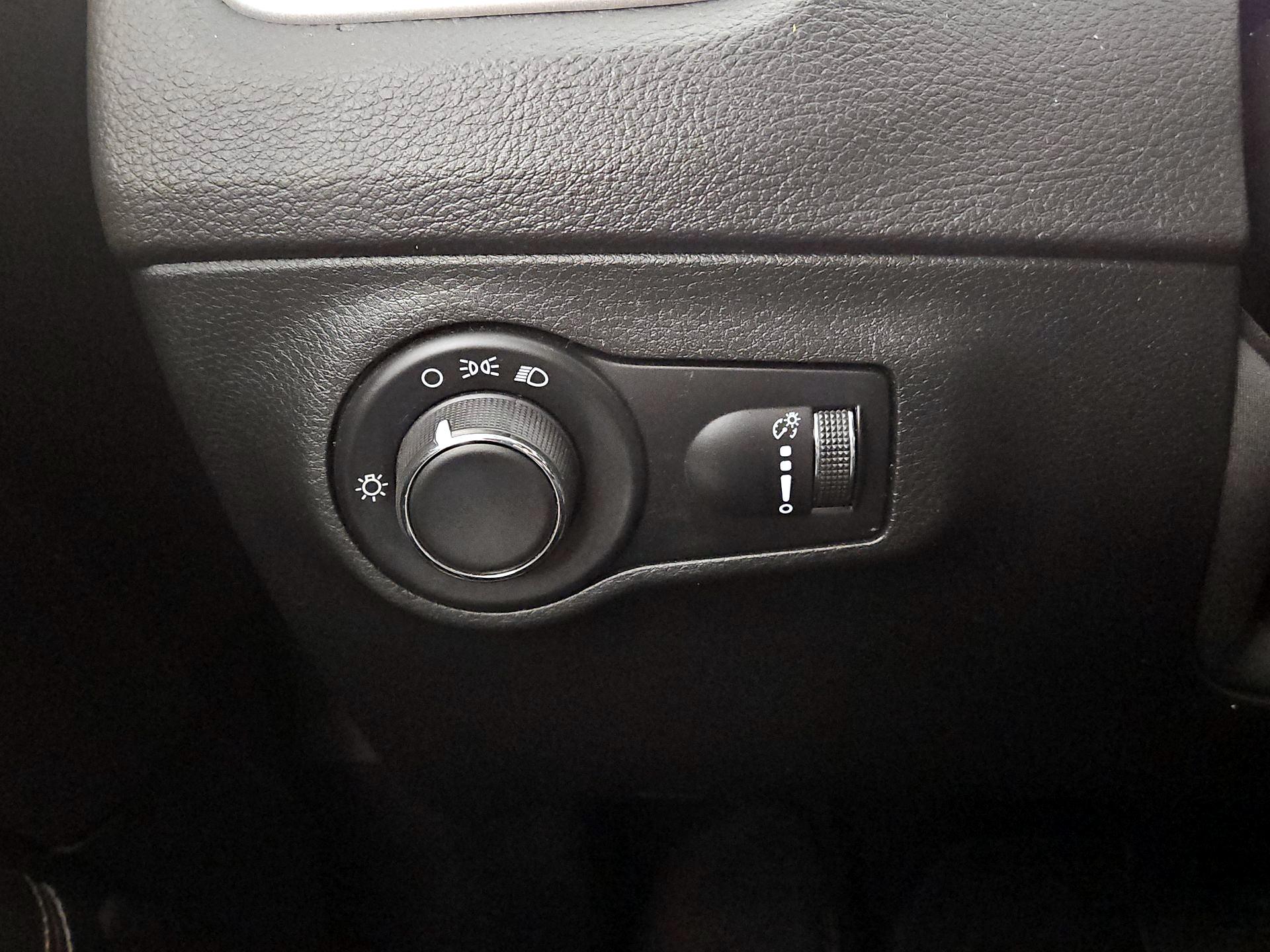 Thumbnail: 2018 Jeep Compass - 13