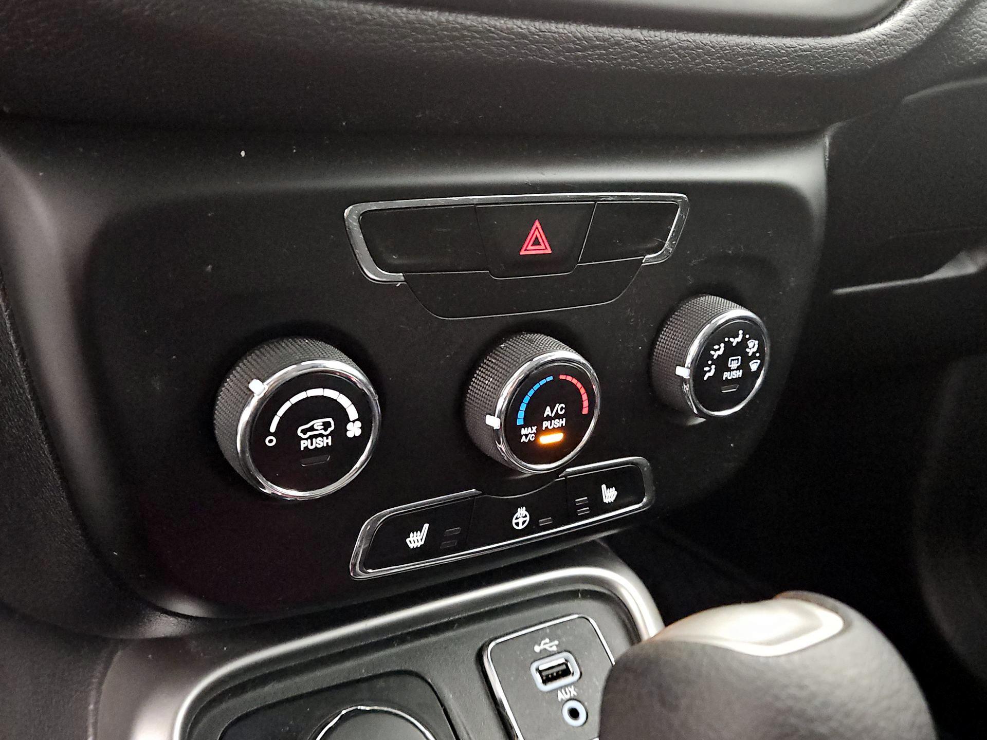 Thumbnail: 2018 Jeep Compass - 16
