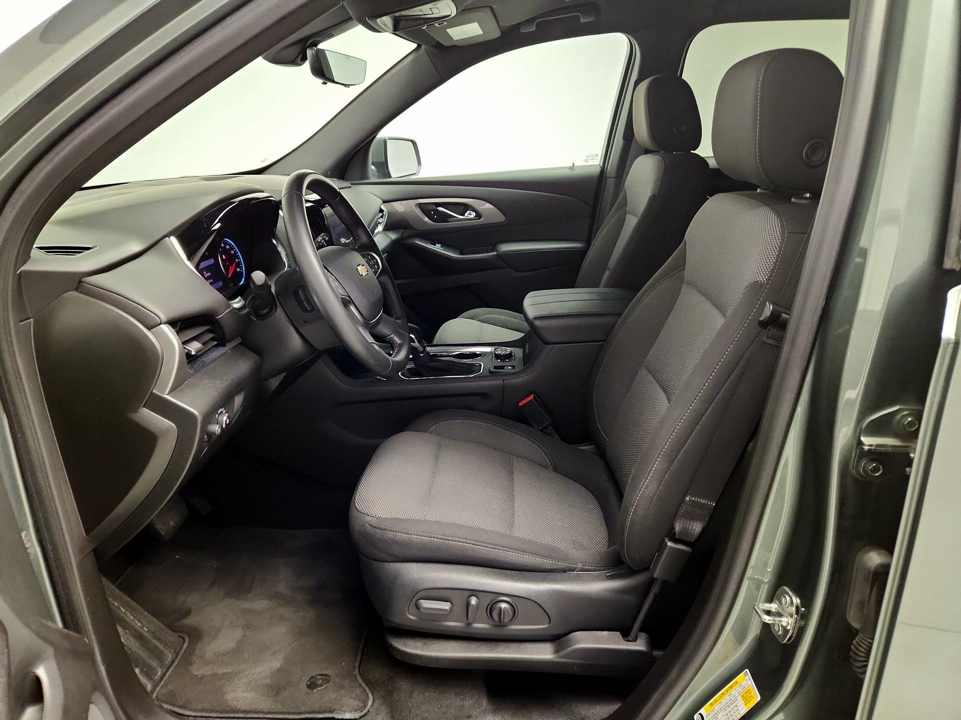 Thumbnail: 2023 Chevrolet Traverse - 11