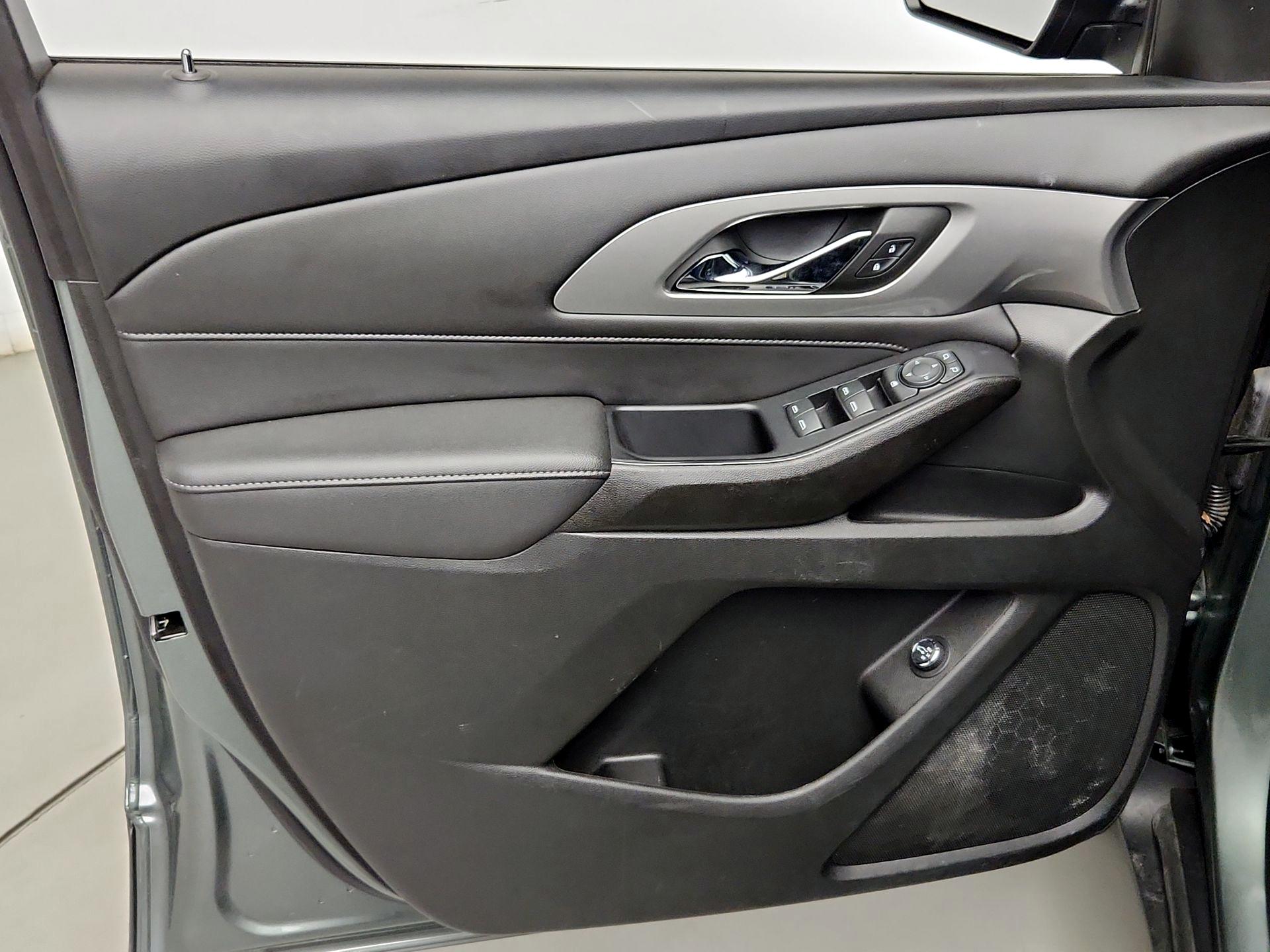 Thumbnail: 2023 Chevrolet Traverse - 12