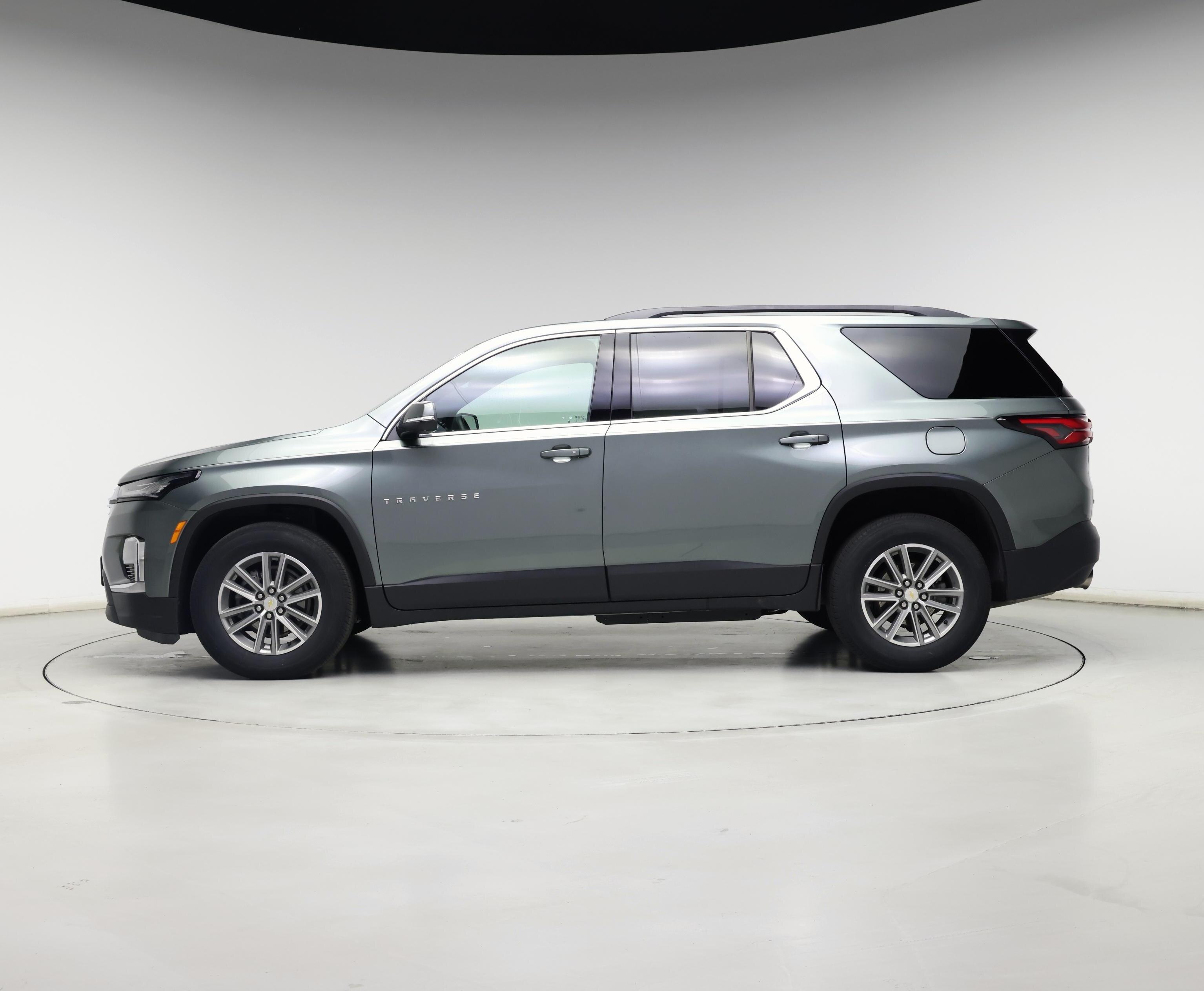 Thumbnail: 2023 Chevrolet Traverse - 3
