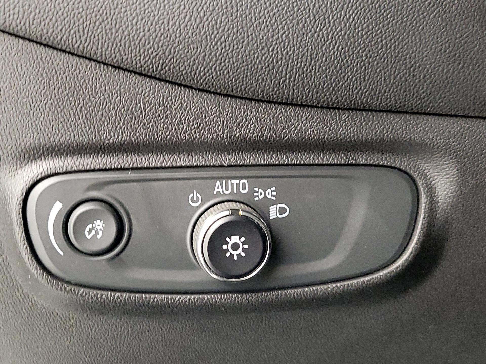 Thumbnail: 2022 Chevrolet Equinox - 13