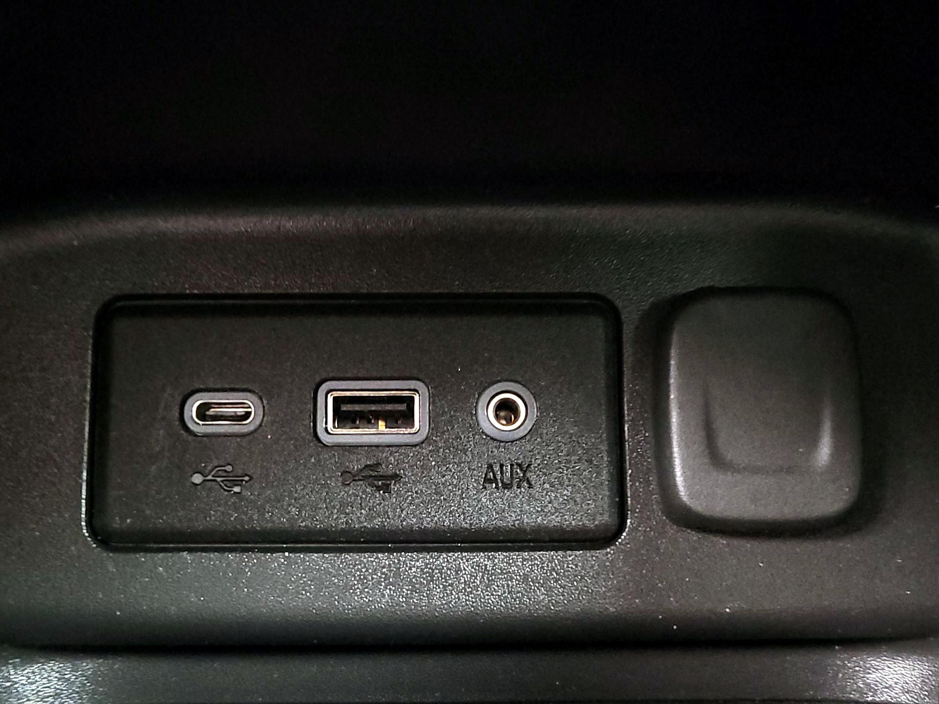 Thumbnail: 2022 Chevrolet Equinox - 18