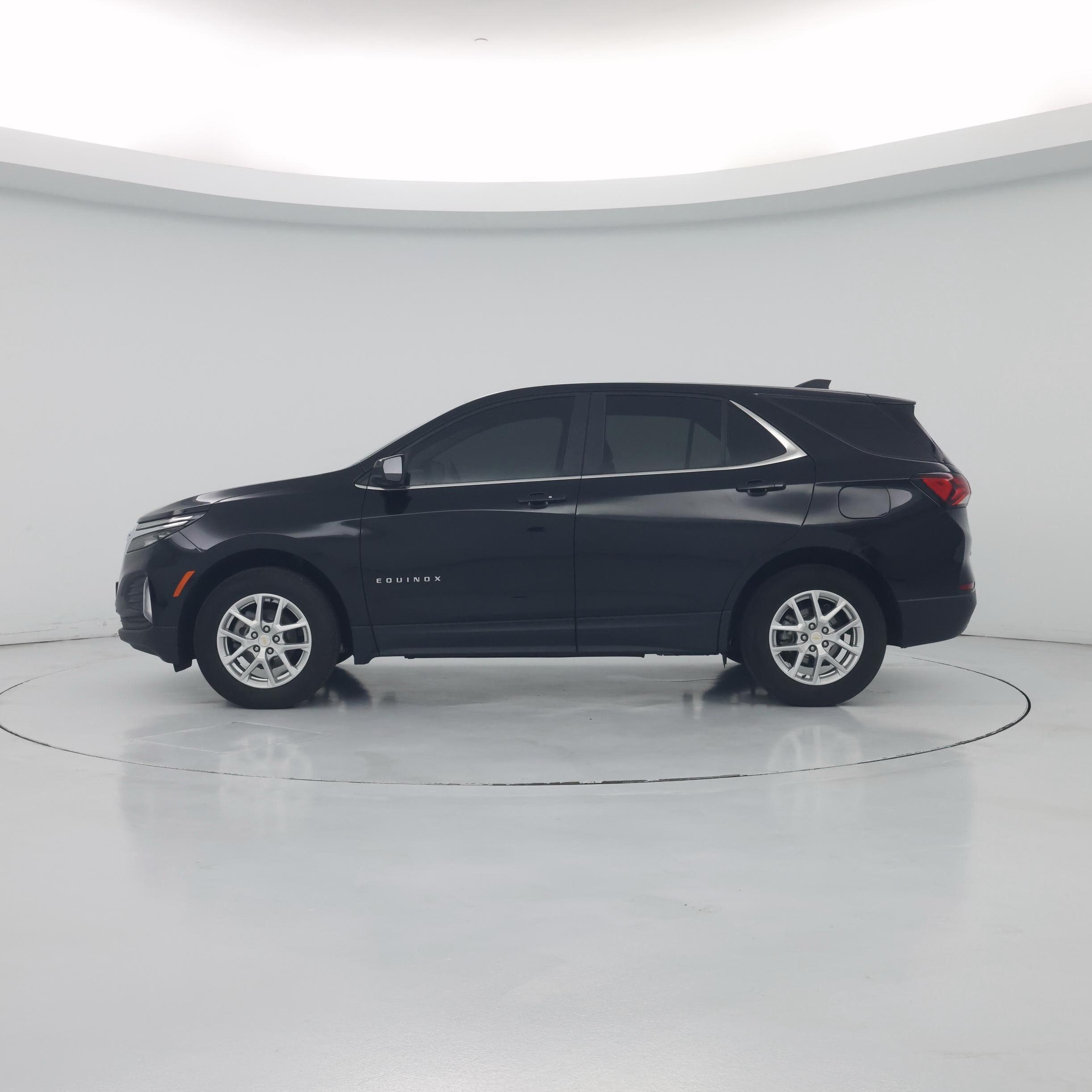 Thumbnail: 2023 Chevrolet Equinox - 3