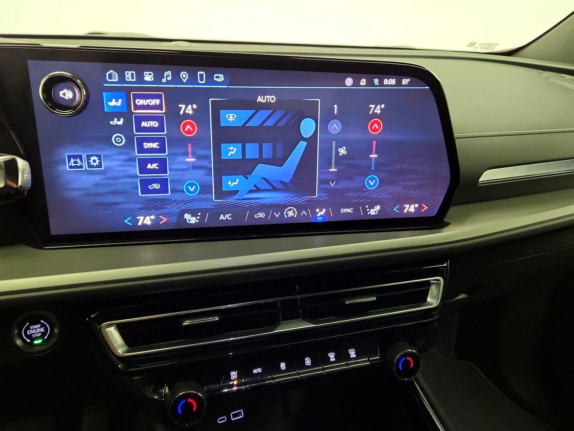 Thumbnail: 2025 Chevrolet Traverse - 16