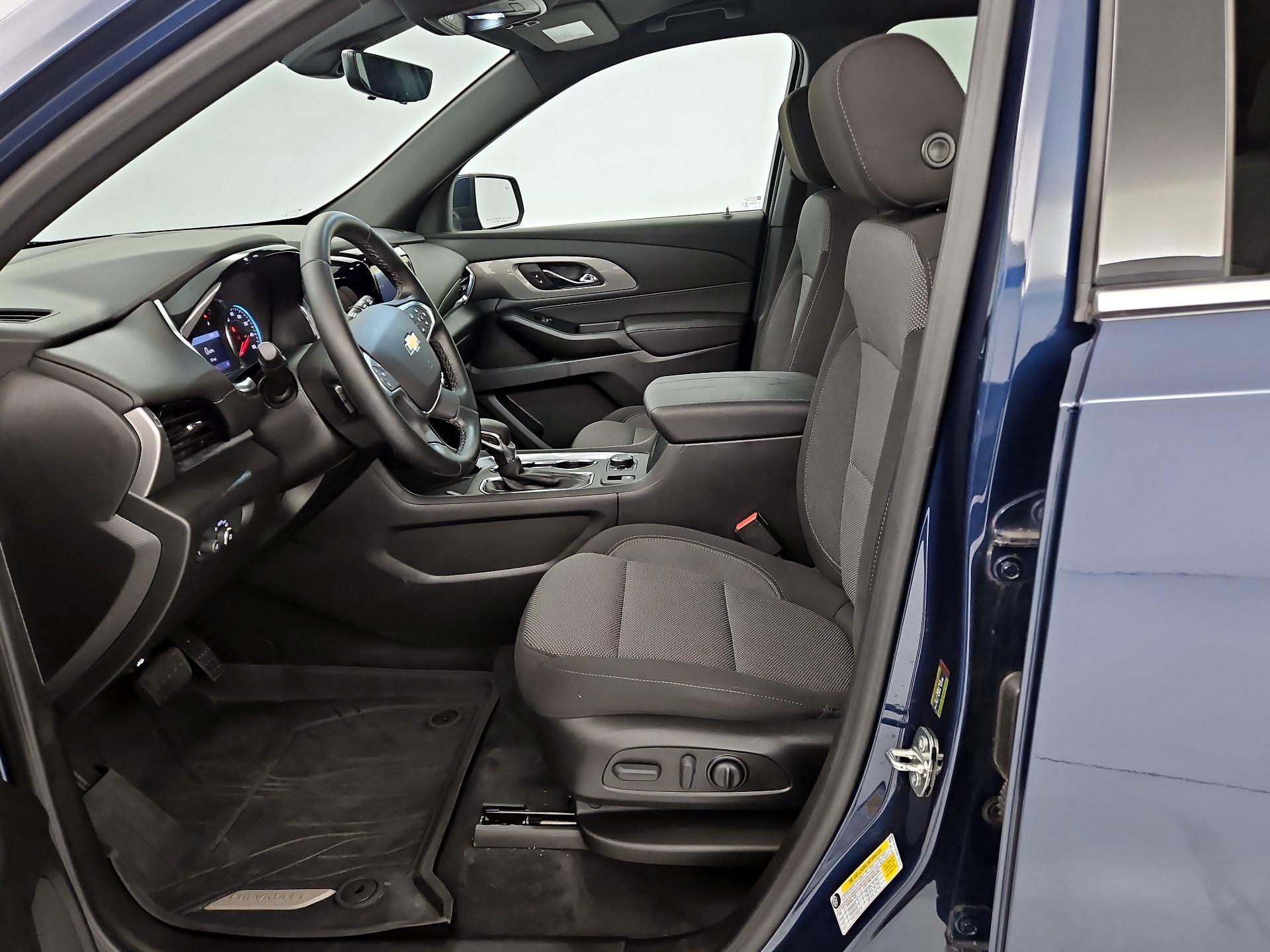 Thumbnail: 2023 Chevrolet Traverse - 11