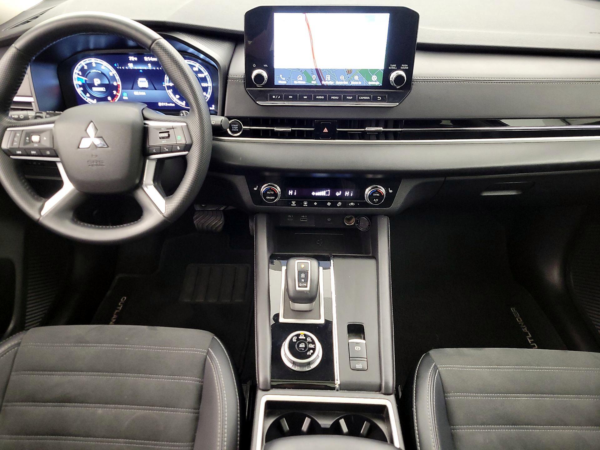 Thumbnail: 2024 Mitsubishi Outlander - 9
