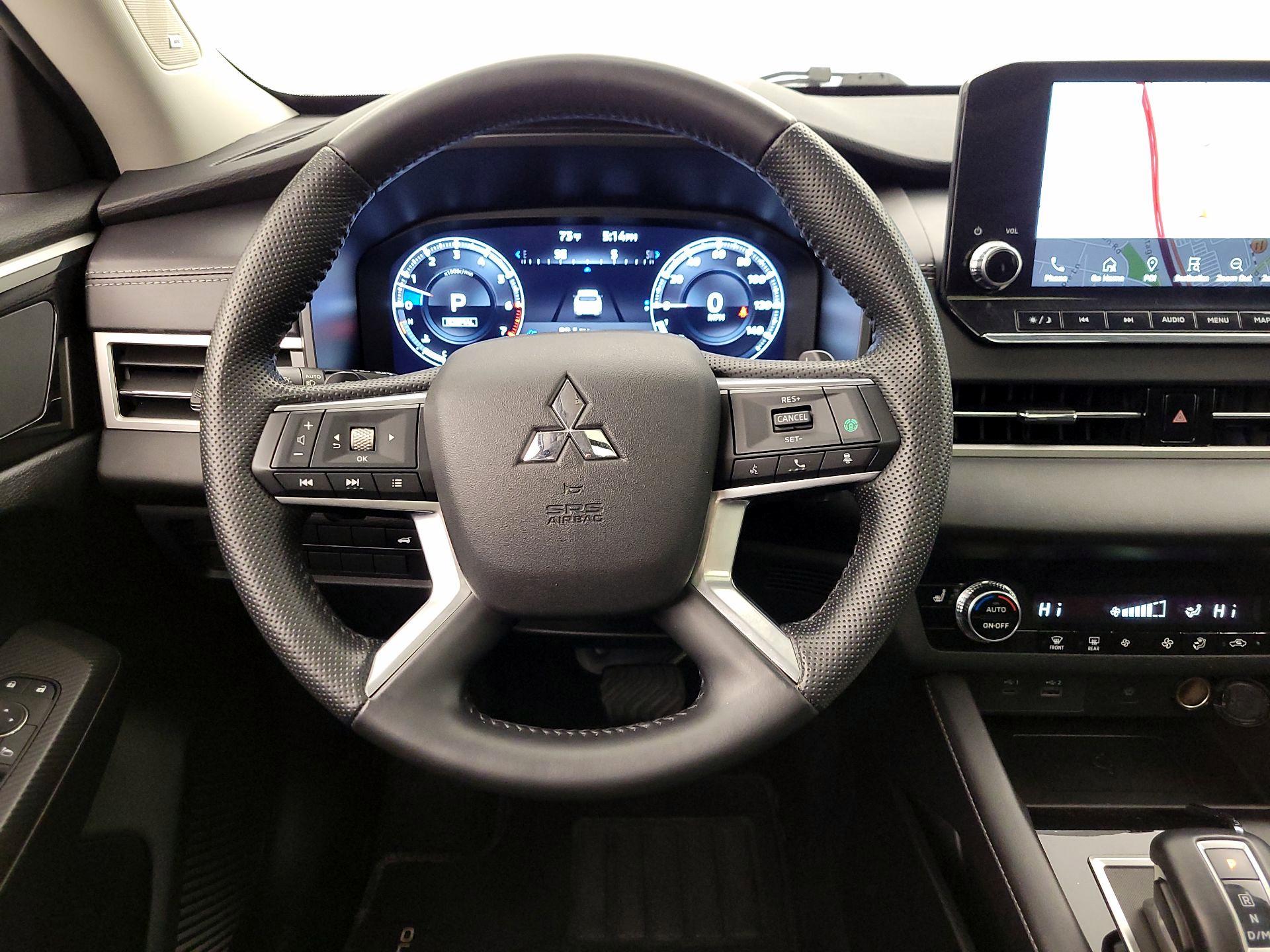 Thumbnail: 2024 Mitsubishi Outlander - 10