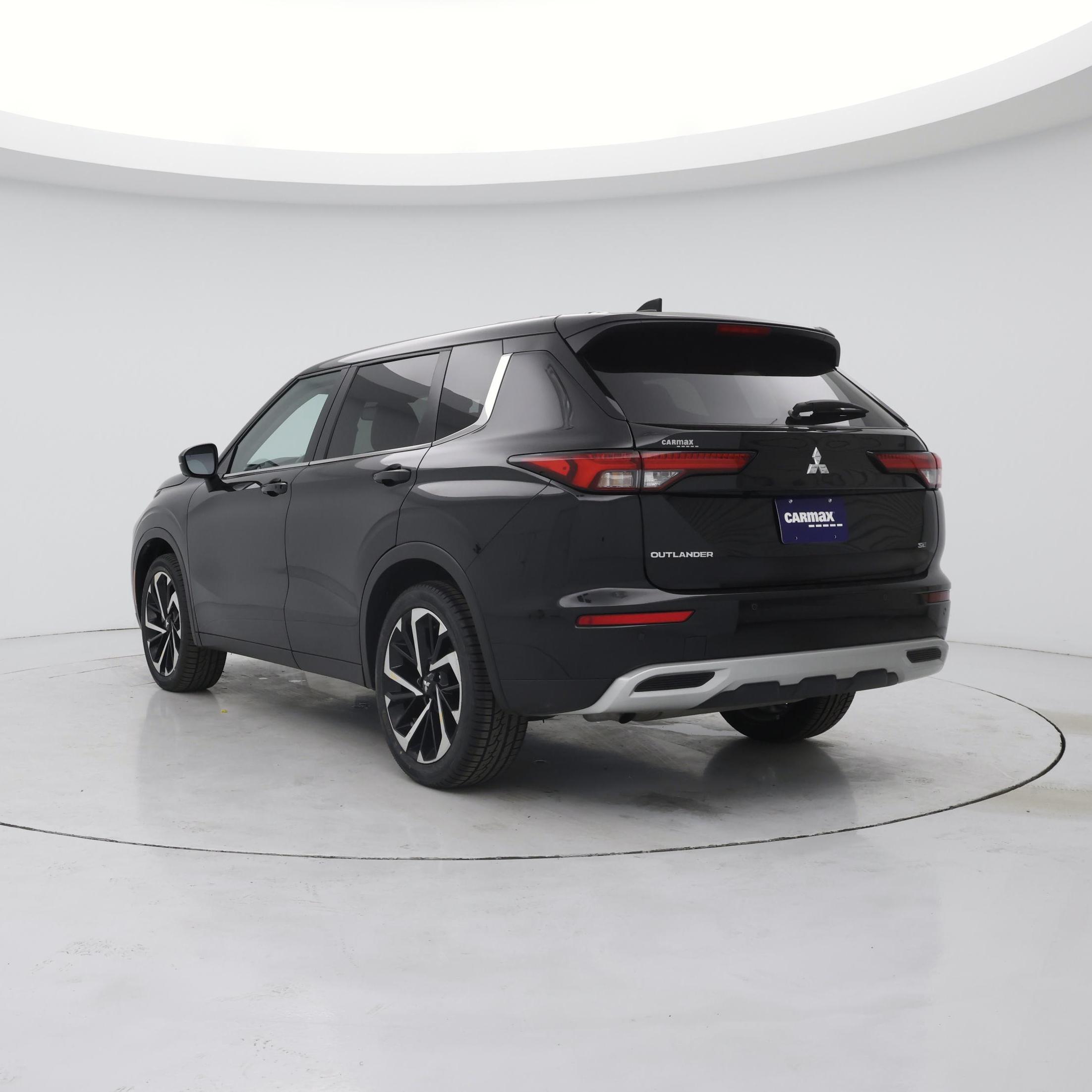 Thumbnail: 2024 Mitsubishi Outlander - 2