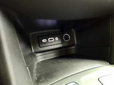 USB/AUX Ports